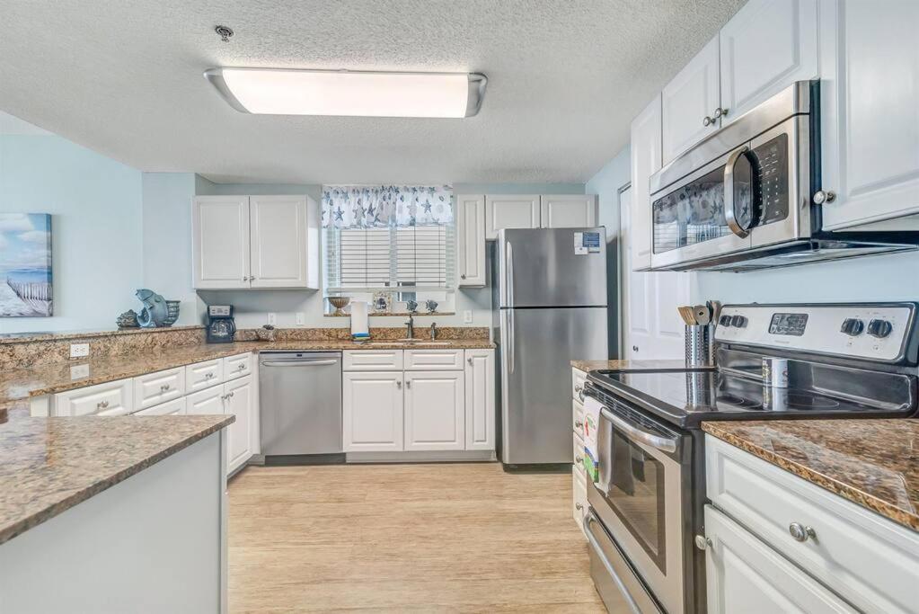 Avalon 810 Beachfront Amazing Views Wrap Around Balcony Resort Amenities