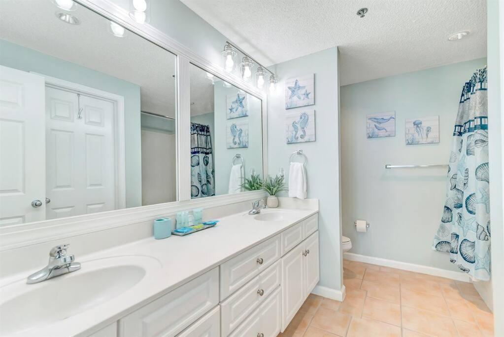 Avalon 810 Beachfront Amazing Views Wrap Around Balcony Resort Amenities
