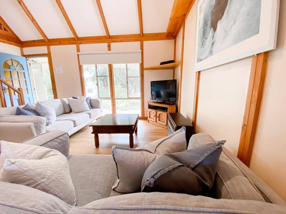 Ocean View walk to the beach & Surfers Point - Margaret River Properties