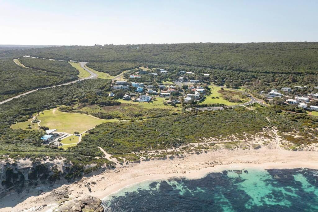 Ocean View walk to the beach & Surfers Point - Margaret River Properties