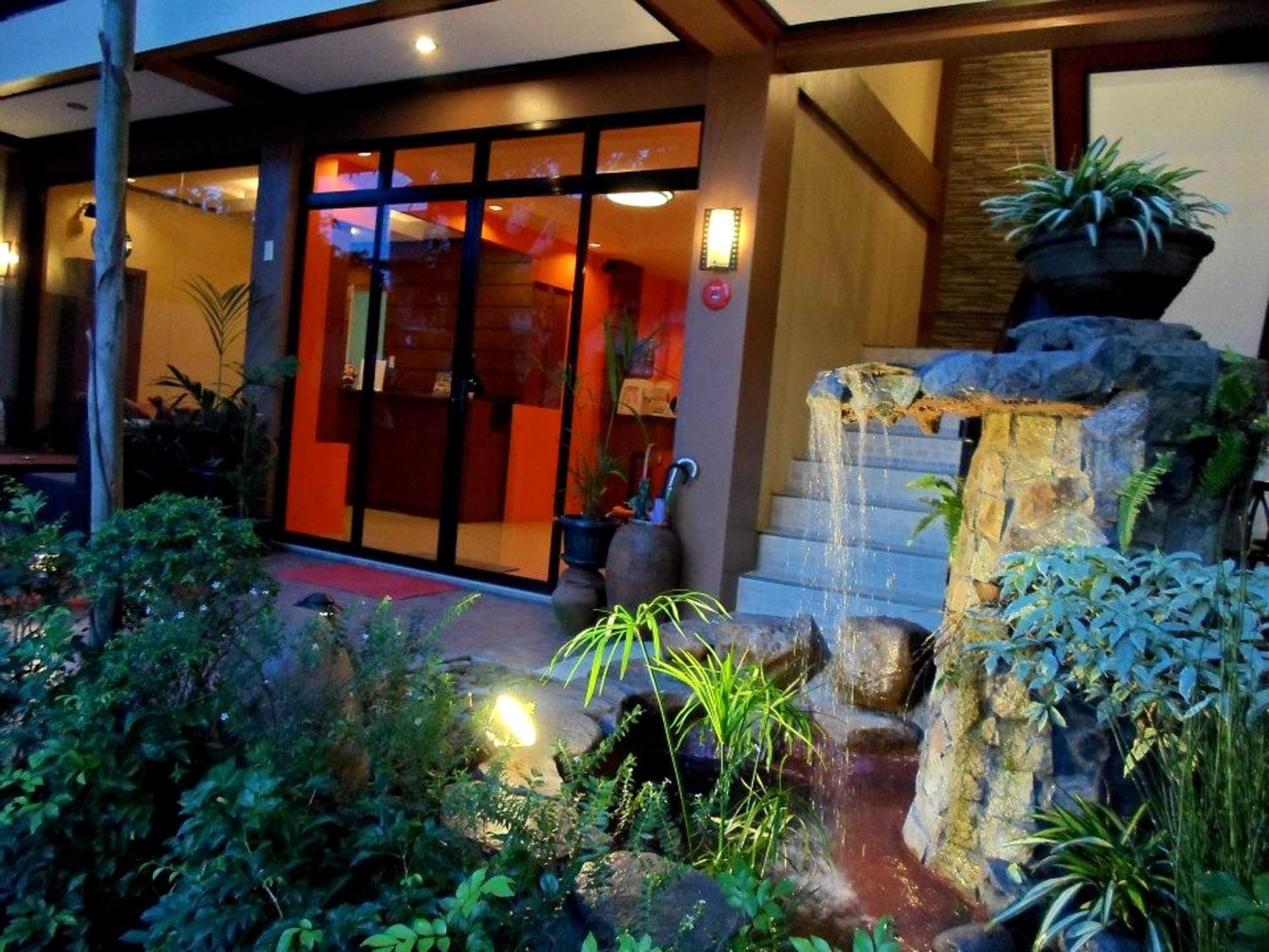 Pacific Palm Suites Davao powered by Cocotel