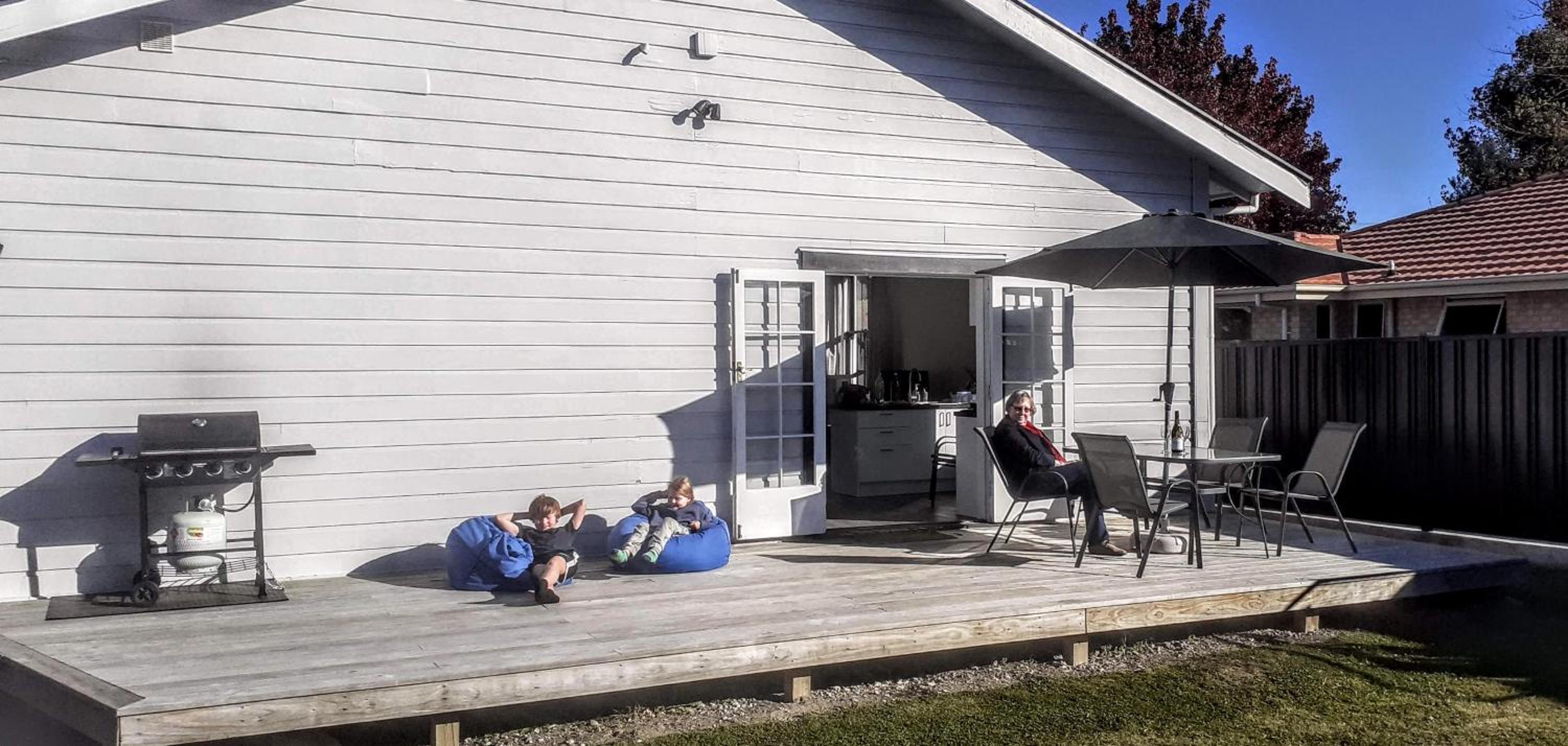 Hotel Te Waiharakeke Holiday Home - Image 1