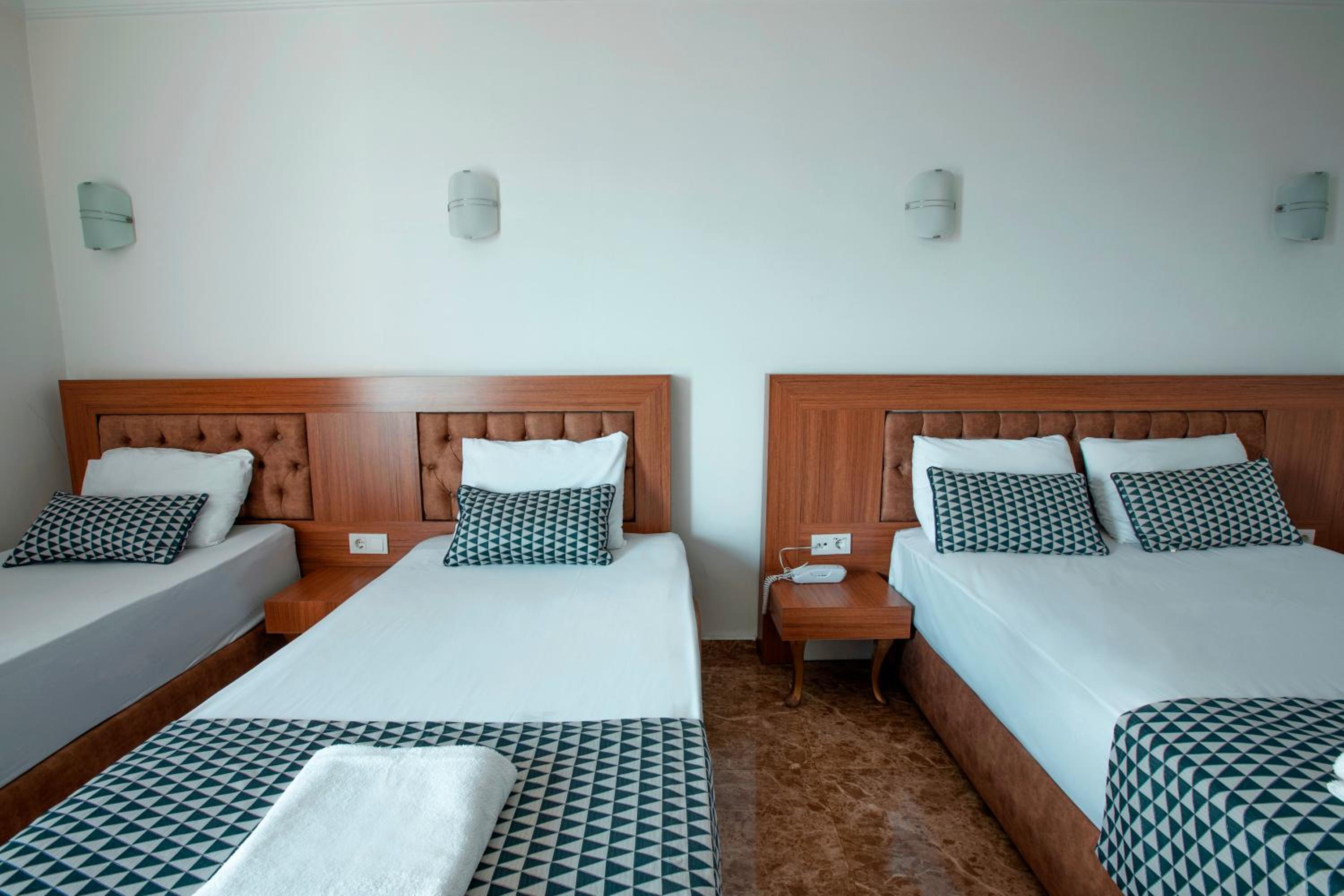 Kristal Beach Hotel - Image 39