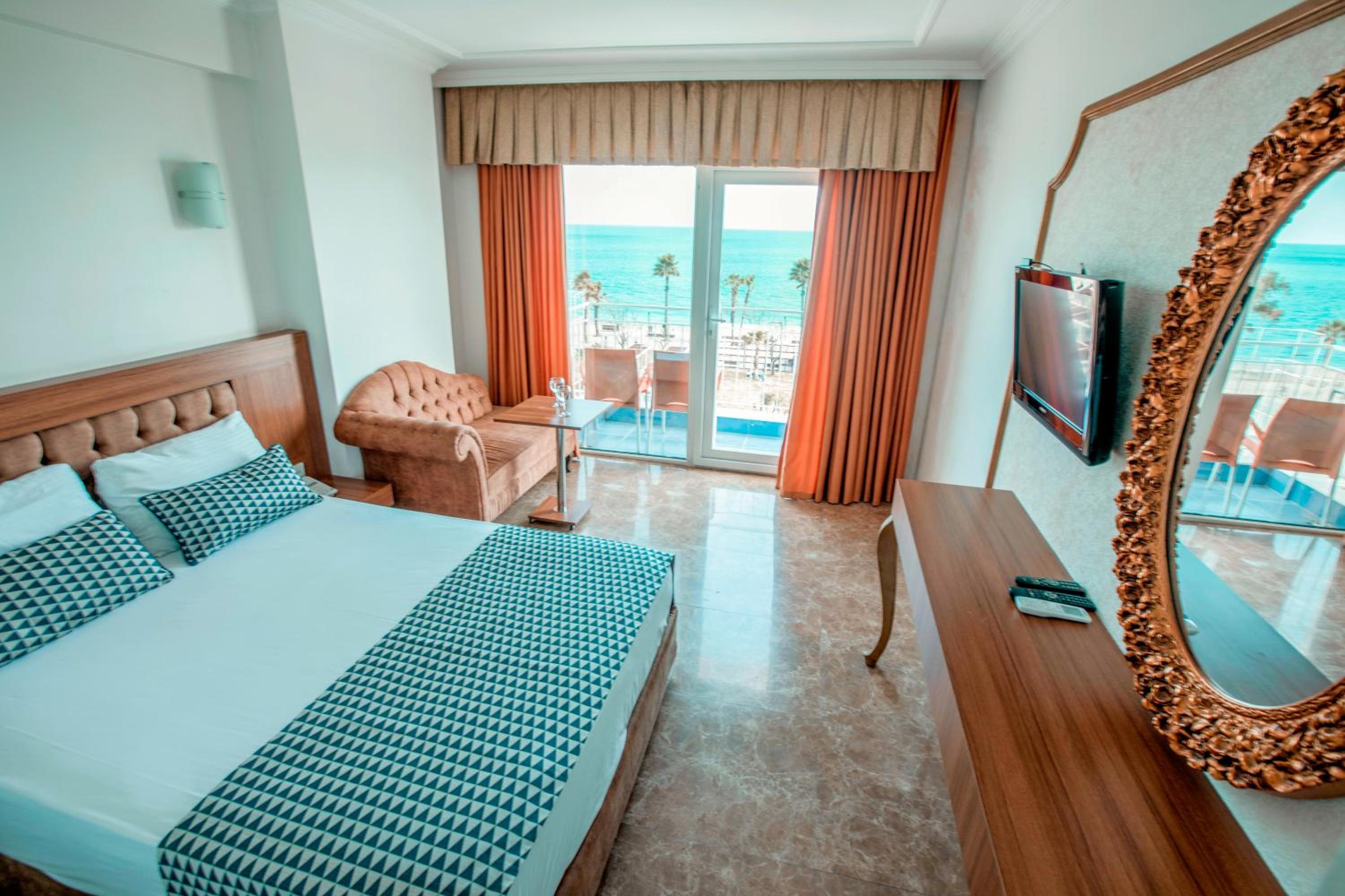 Kristal Beach Hotel - Image 14