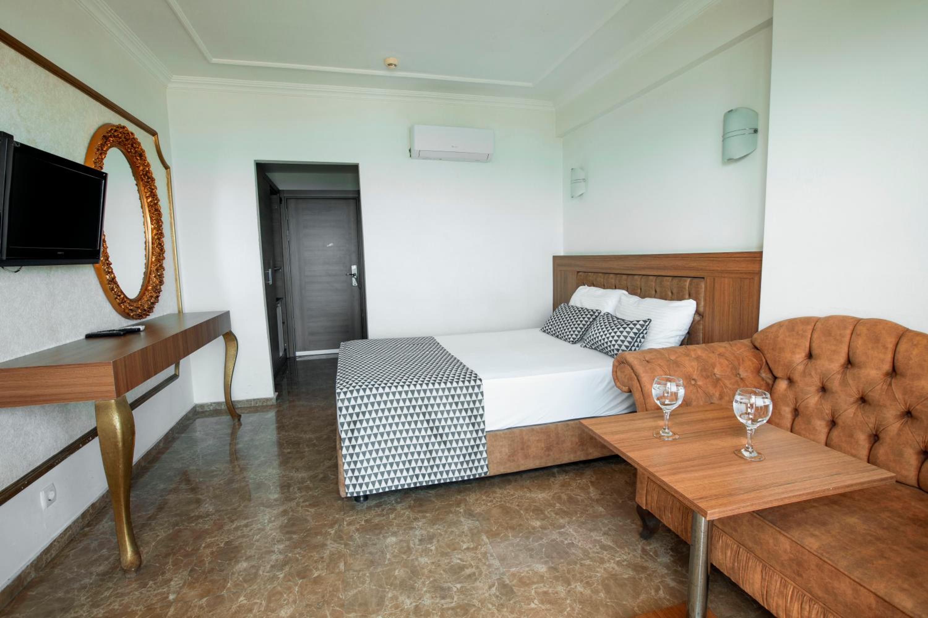 Kristal Beach Hotel - Image 42