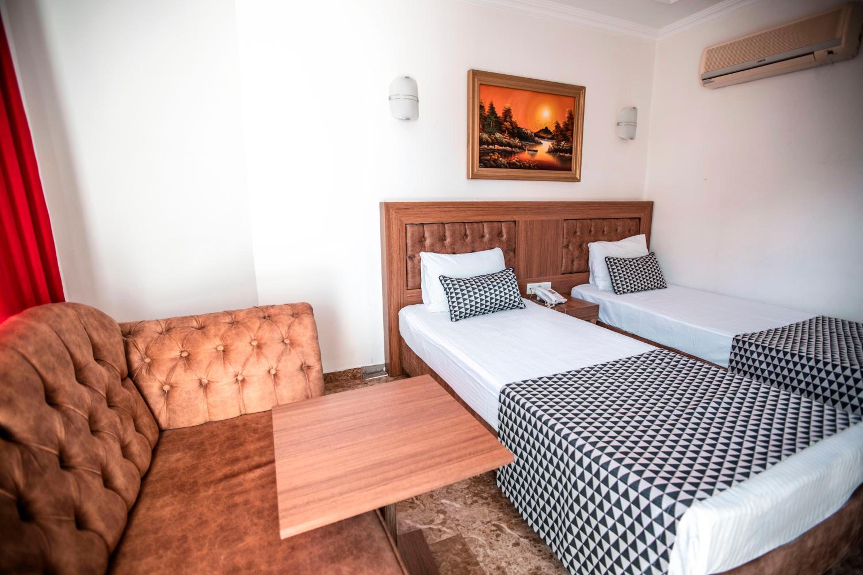 Kristal Beach Hotel - Image 41