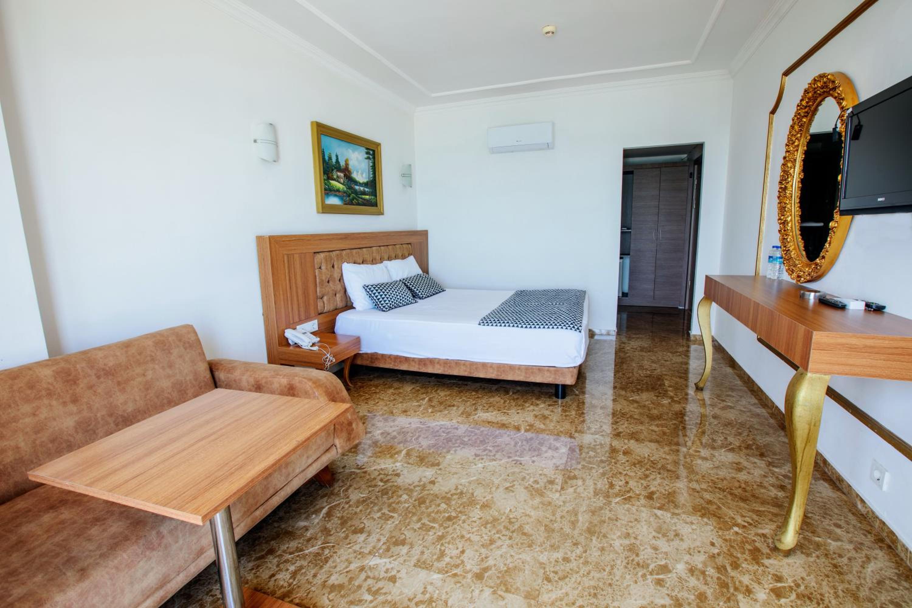 Kristal Beach Hotel - Image 19