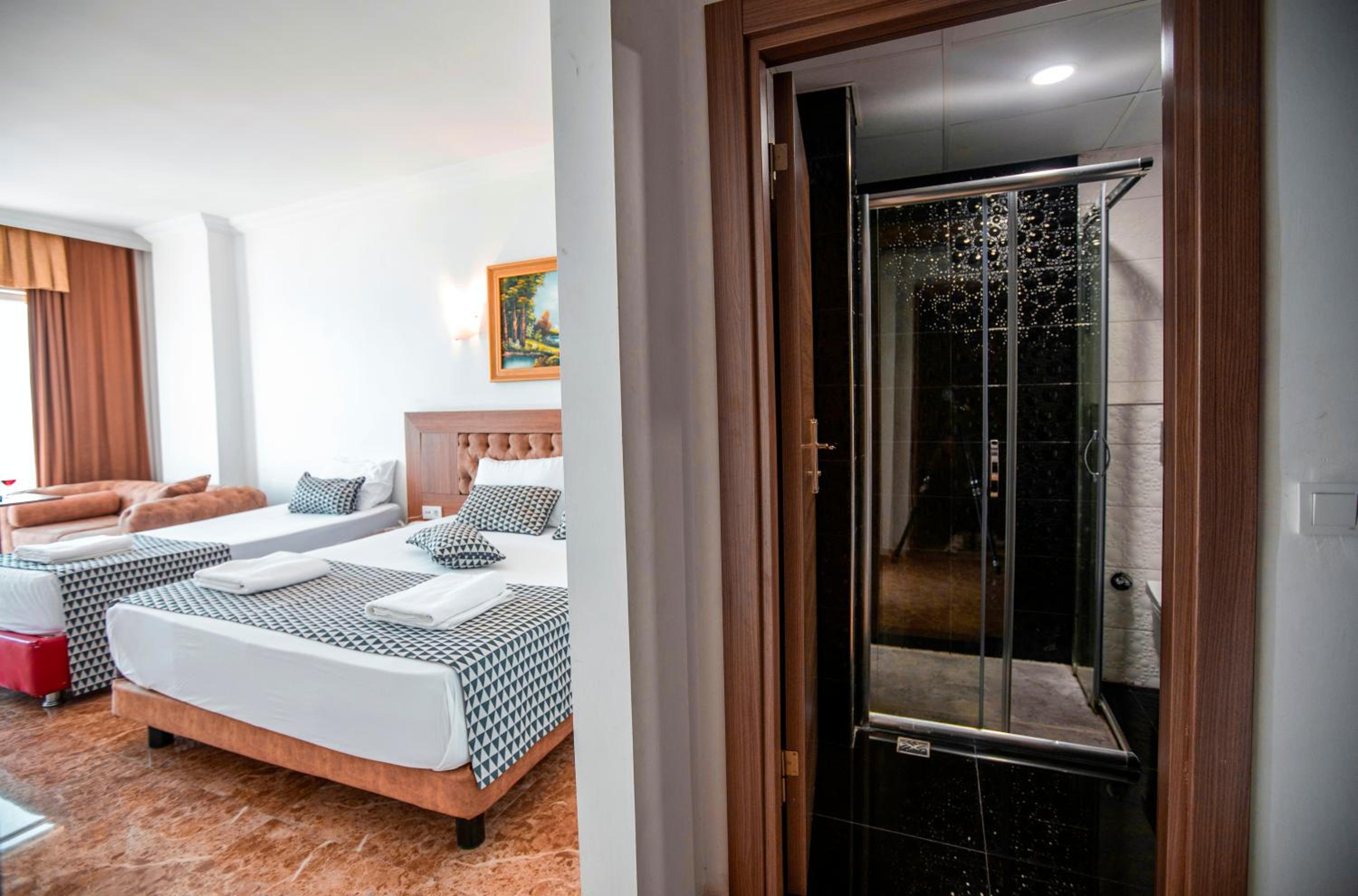 Kristal Beach Hotel - Image 15