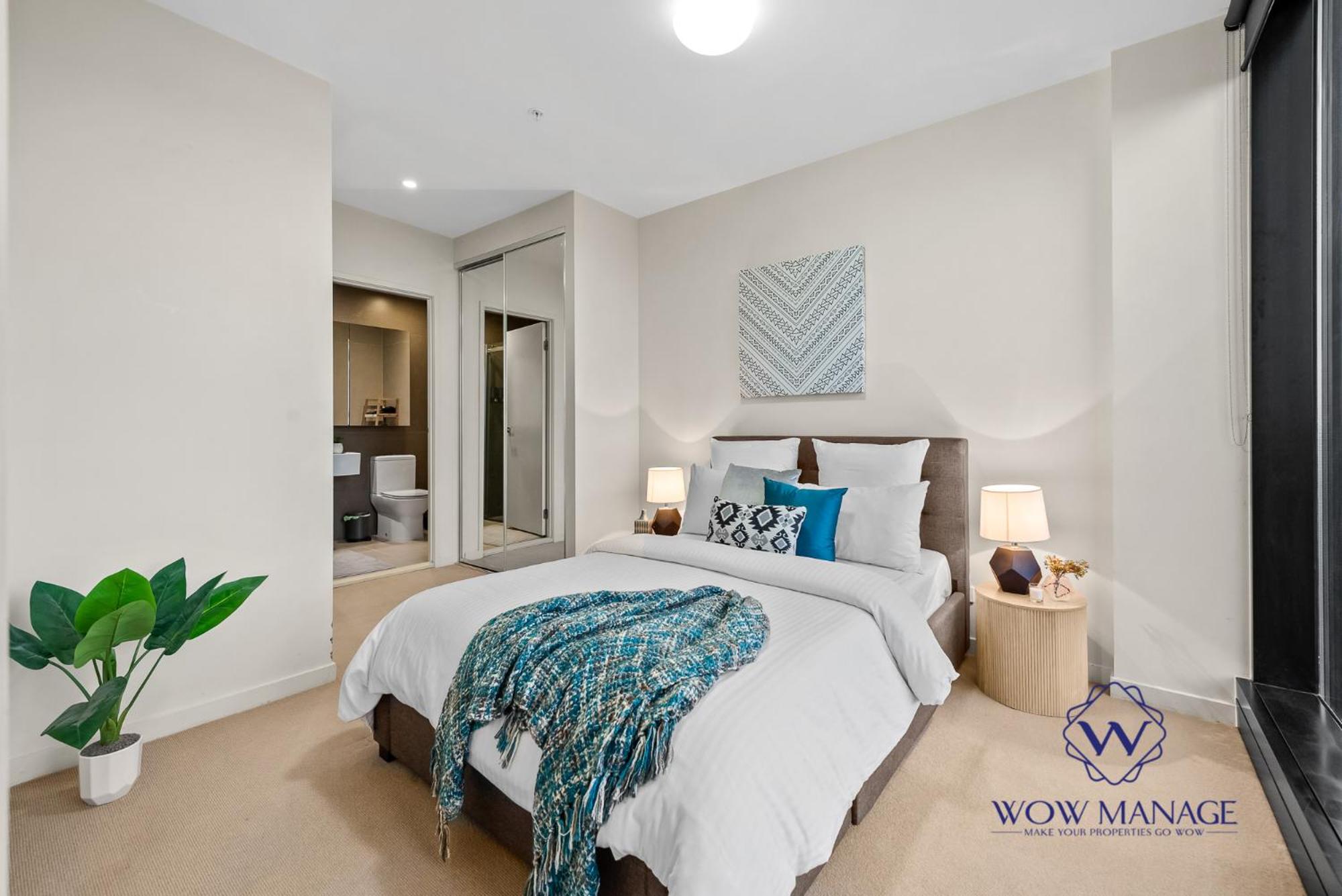 WOW Apartment on Collins photo 2