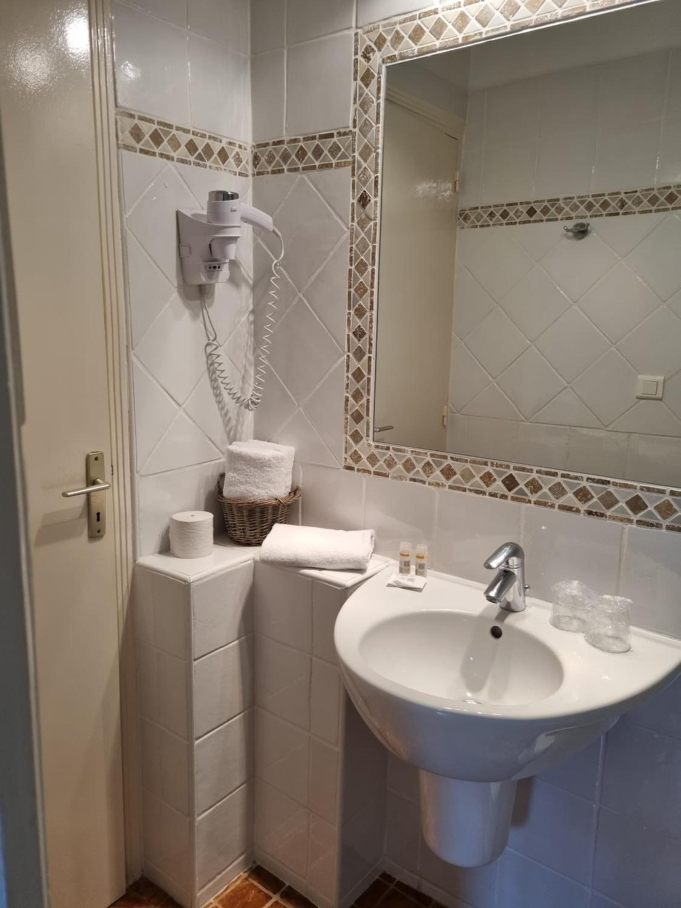 STELLA MARE en Algajola — bathroom