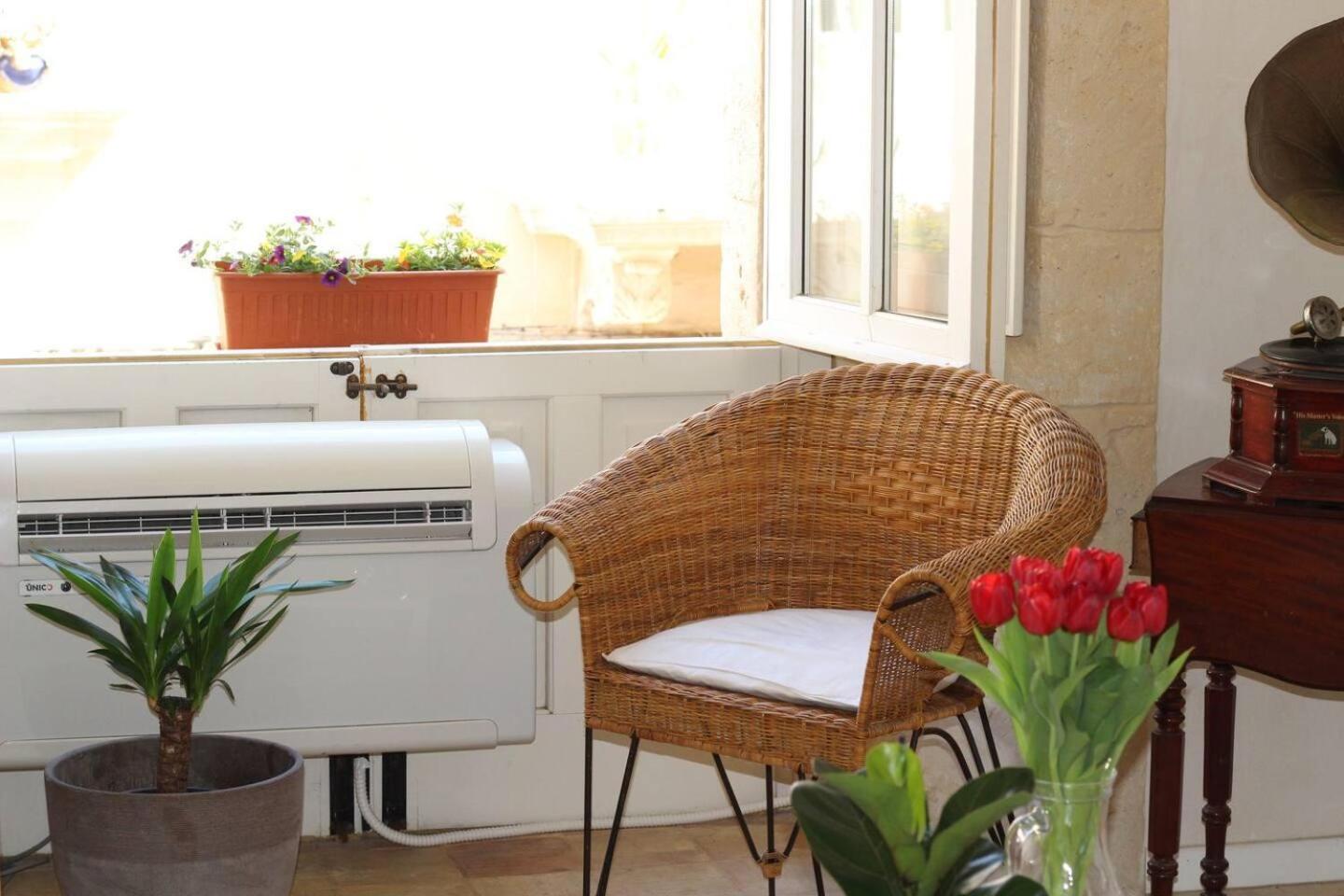 Lovely 2-Bed Apartment in Siracusa view 3