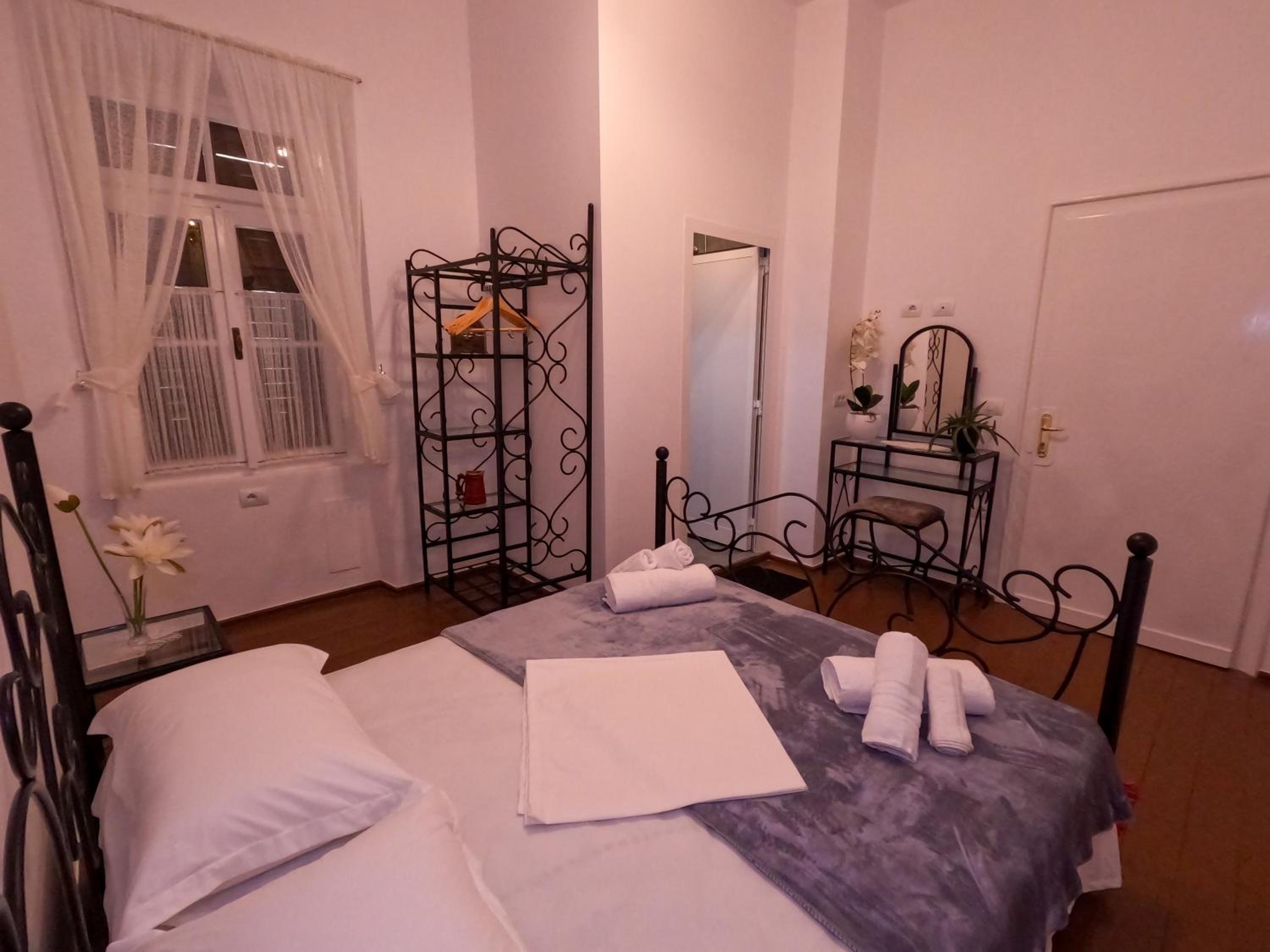 InTown Guesthouse Shkoder