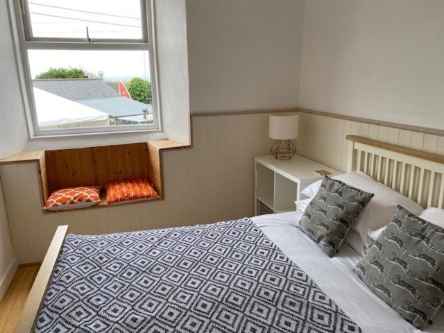 The Mexico Inn, Flat One