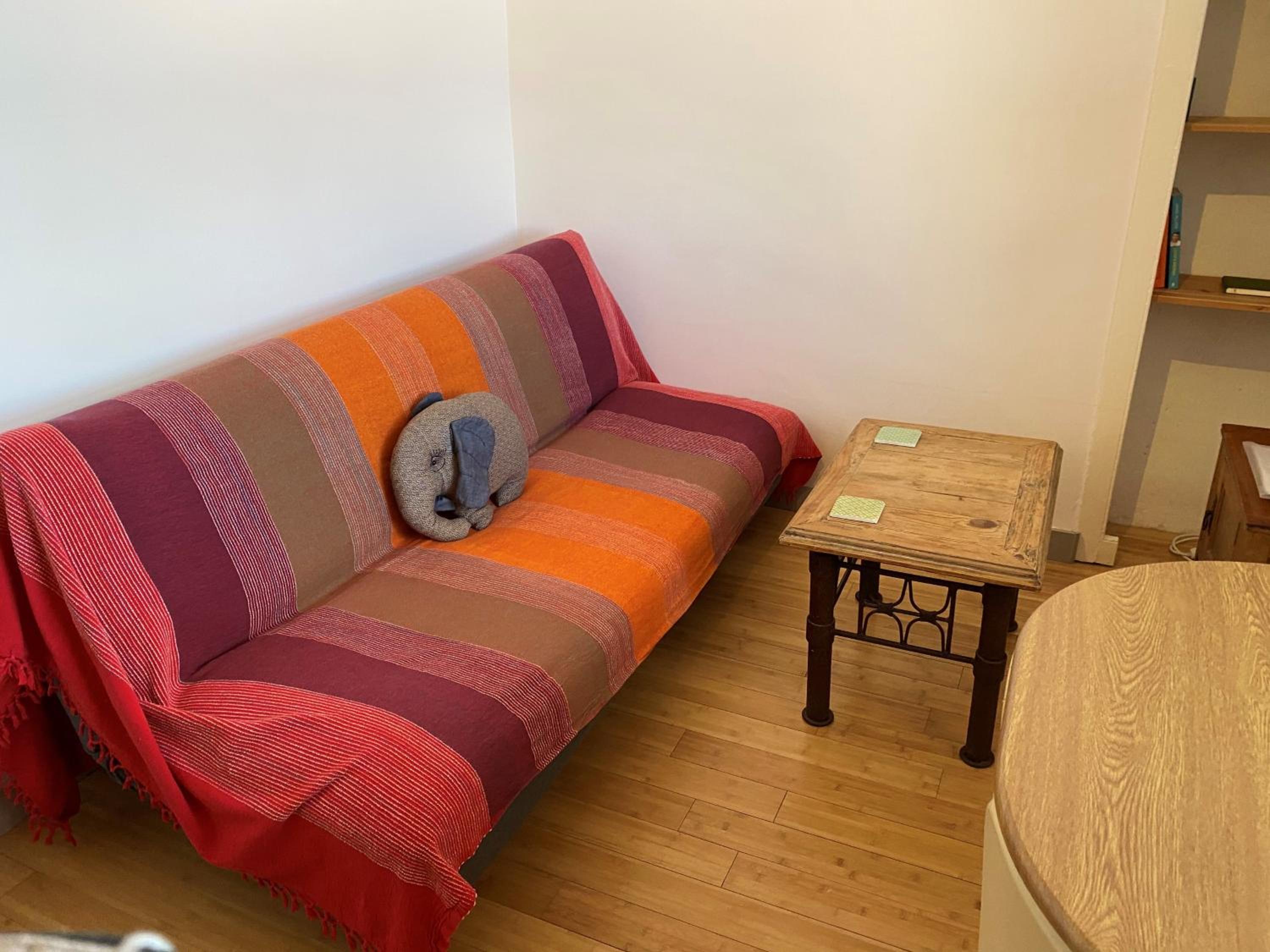 The Mexico Inn, Flat One