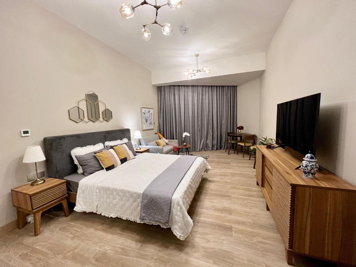 Hotel Quill Residence at Millenium Binghatti Burj Khalifa View - Image 1