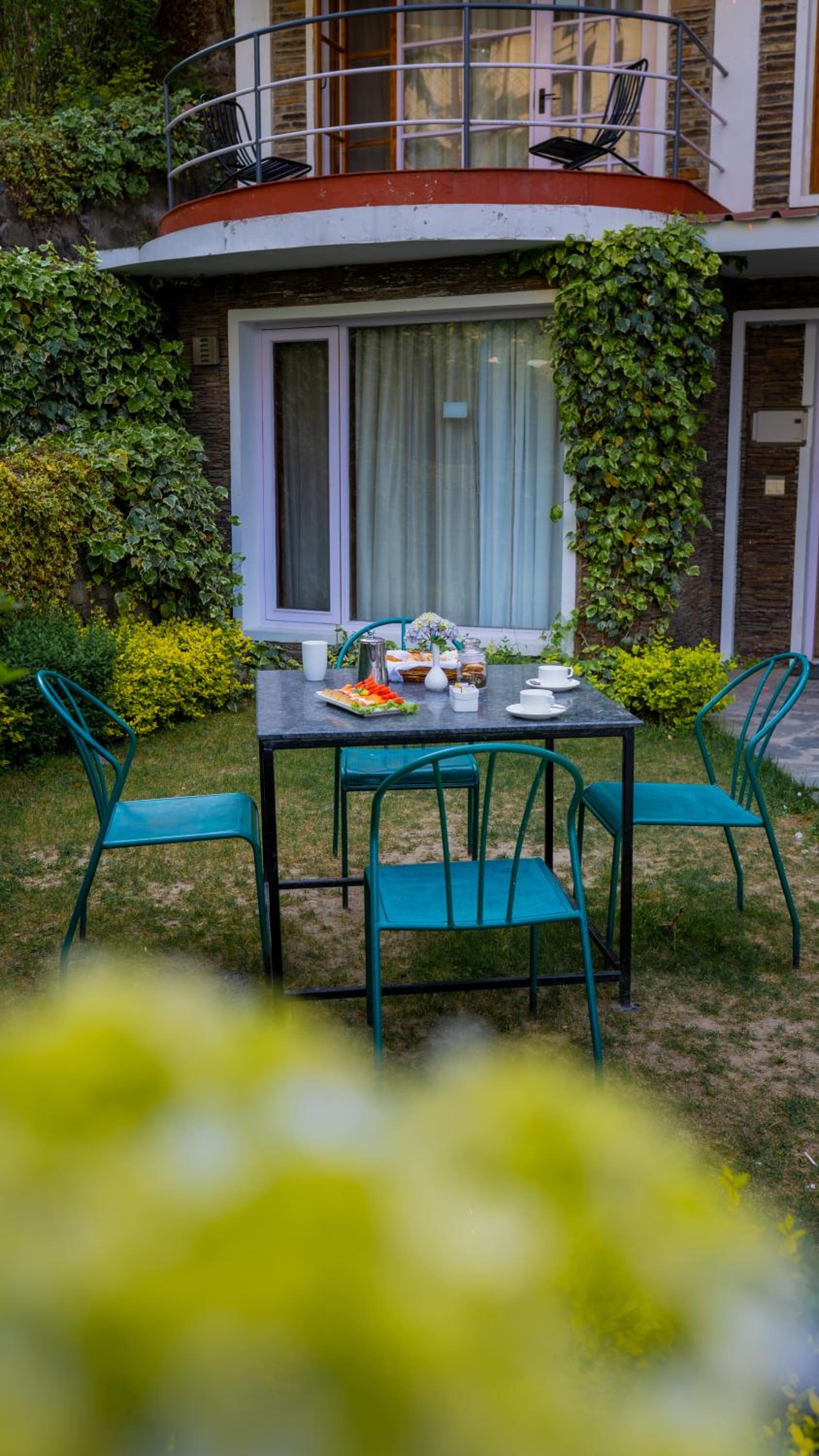 Marigold Sarovar Portico Shimla with Heated pool and AC Rooms-A Resort cottage and SPA Marigold Sarovar Portico Shimla with Heated pool and AC Rooms-A Resort cottage and SPA