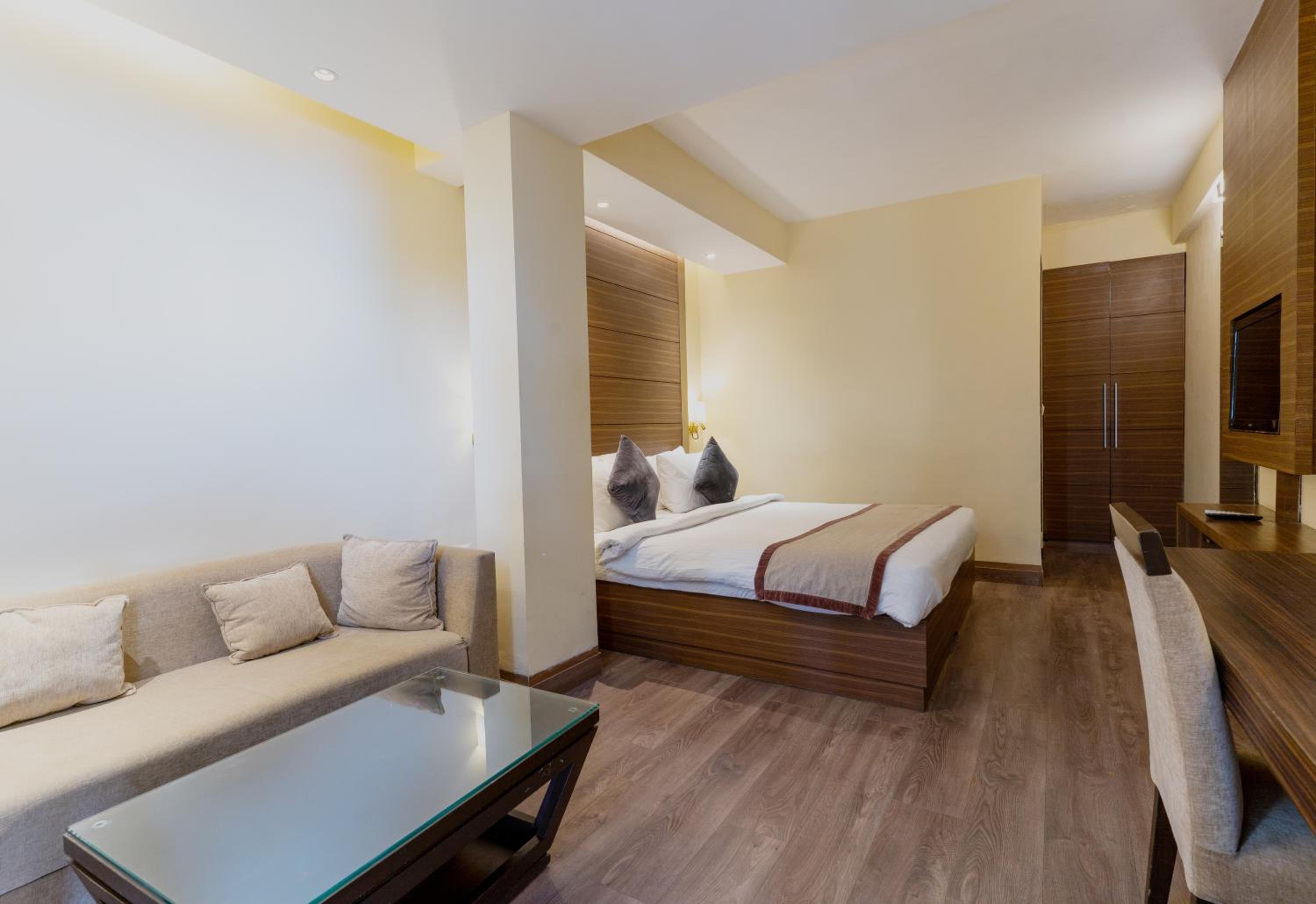 Marigold Sarovar Portico Shimla with Heated pool and AC Rooms-A Resort cottage and SPA Marigold Sarovar Portico Shimla with Heated pool and AC Rooms-A Resort cottage and SPA