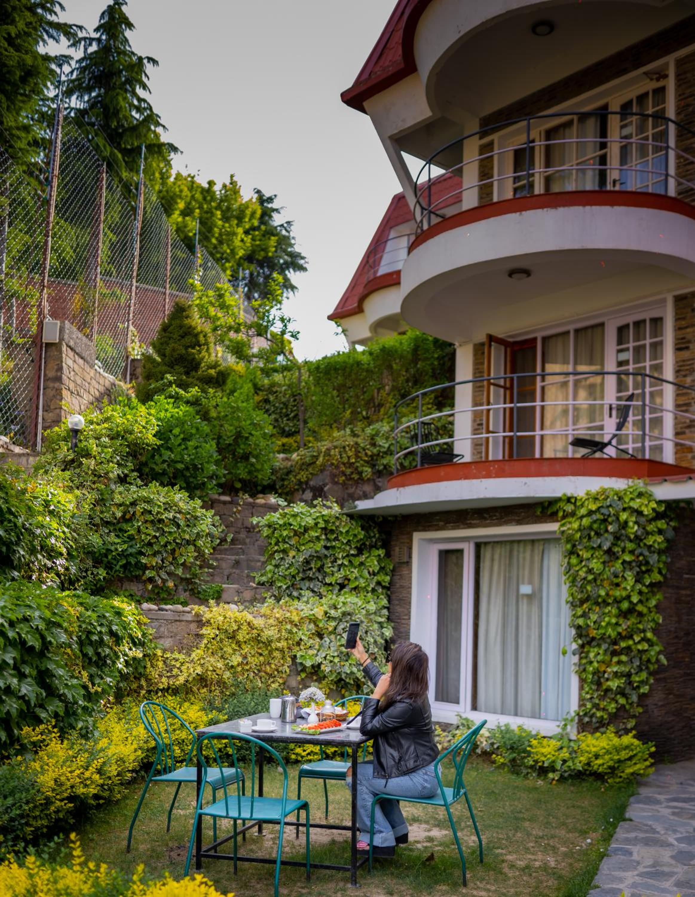 Marigold Sarovar Portico Shimla with Heated pool and AC Rooms-A Resort cottage and SPA Marigold Sarovar Portico Shimla with Heated pool and AC Rooms-A Resort cottage and SPA