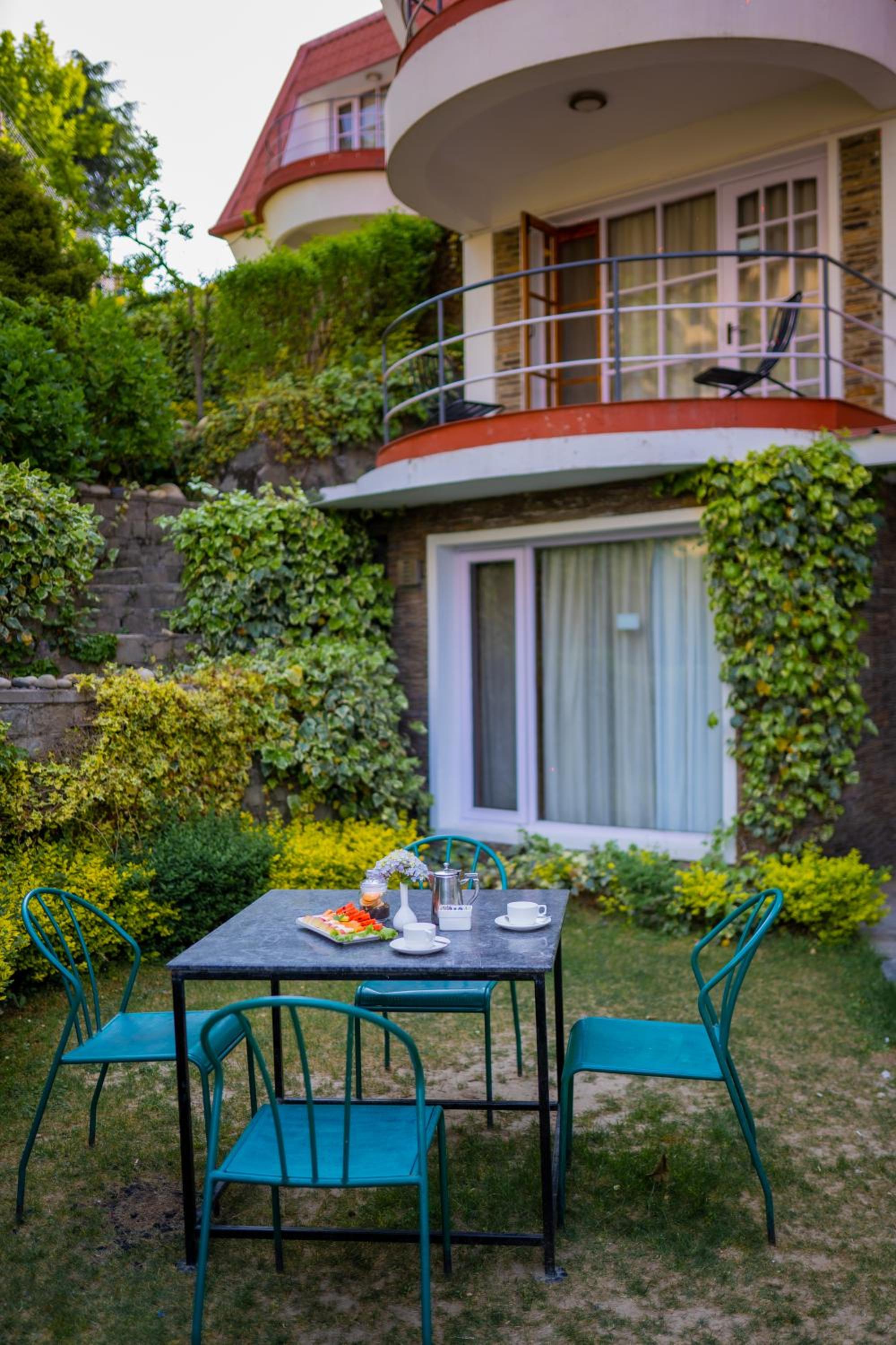 Marigold Sarovar Portico Shimla with Heated pool and AC Rooms-A Resort cottage and SPA Marigold Sarovar Portico Shimla with Heated pool and AC Rooms-A Resort cottage and SPA