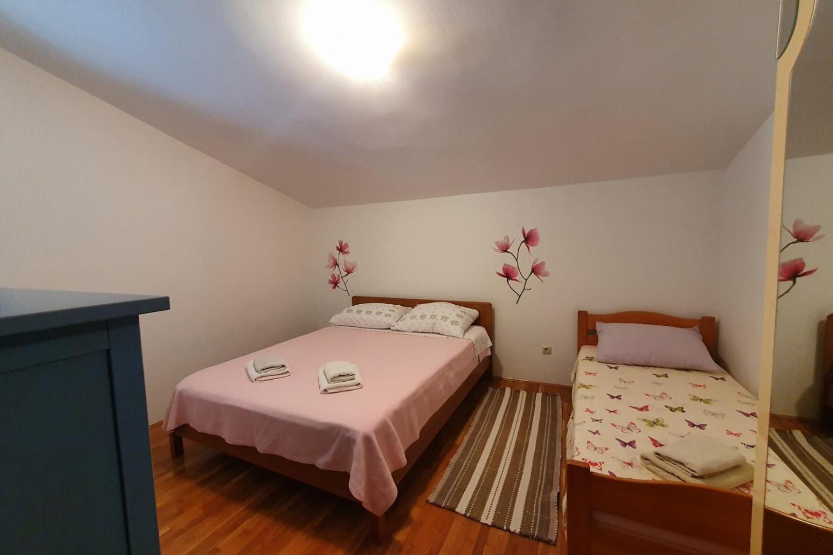Apartment Relax for max 5 persons Funtana close to the beach view 4