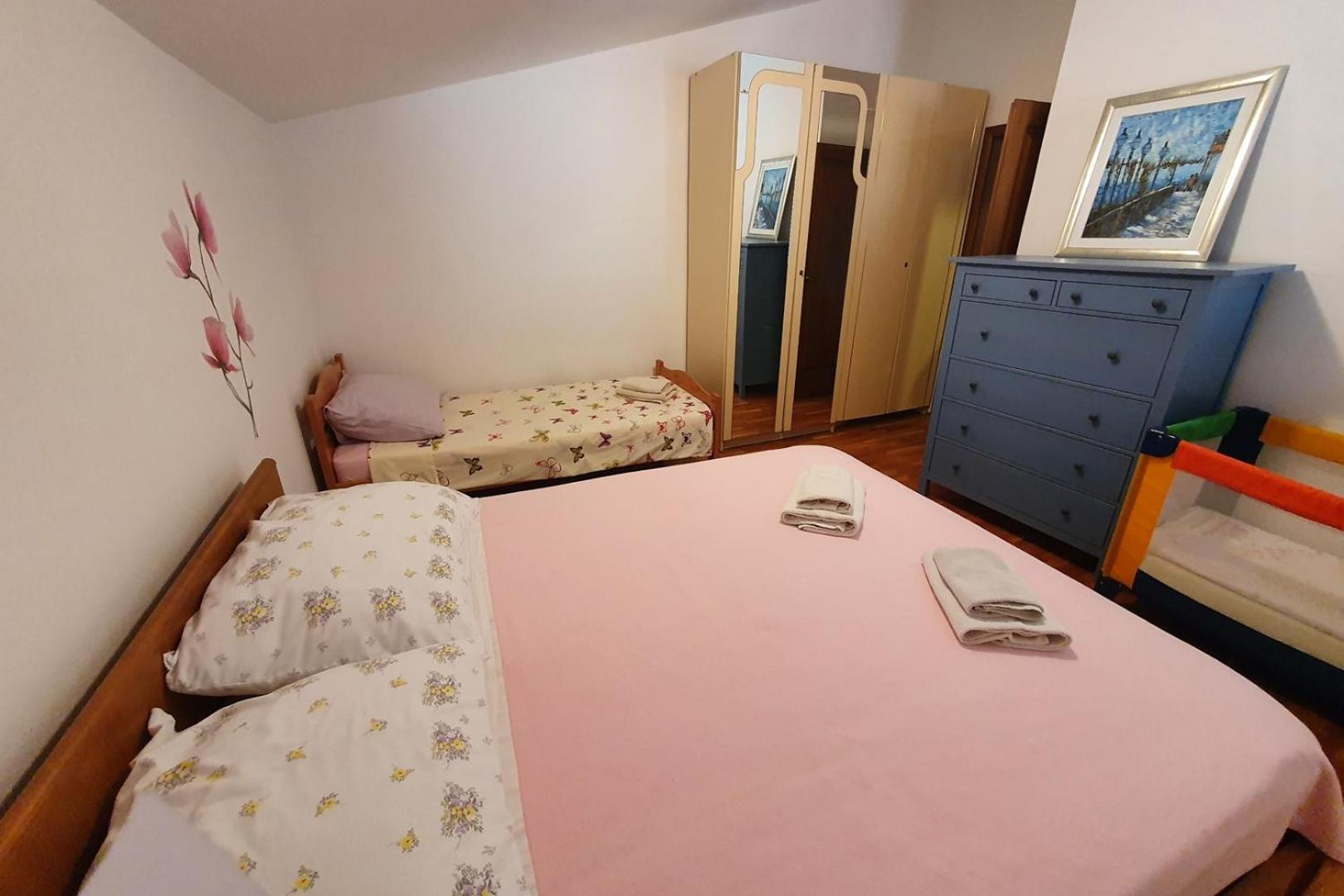 Apartment Relax for max 5 persons Funtana close to the beach view 3