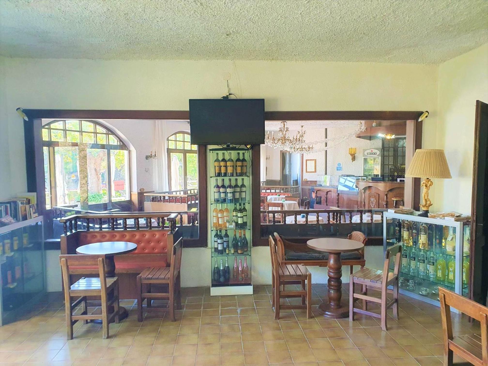 restaurant