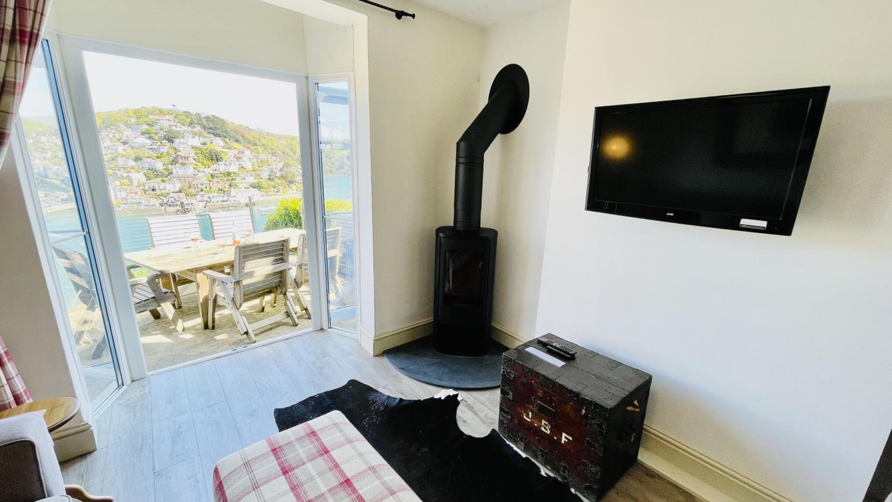 Out To Sea - Stunning views, elevated position with onsite parking view 4