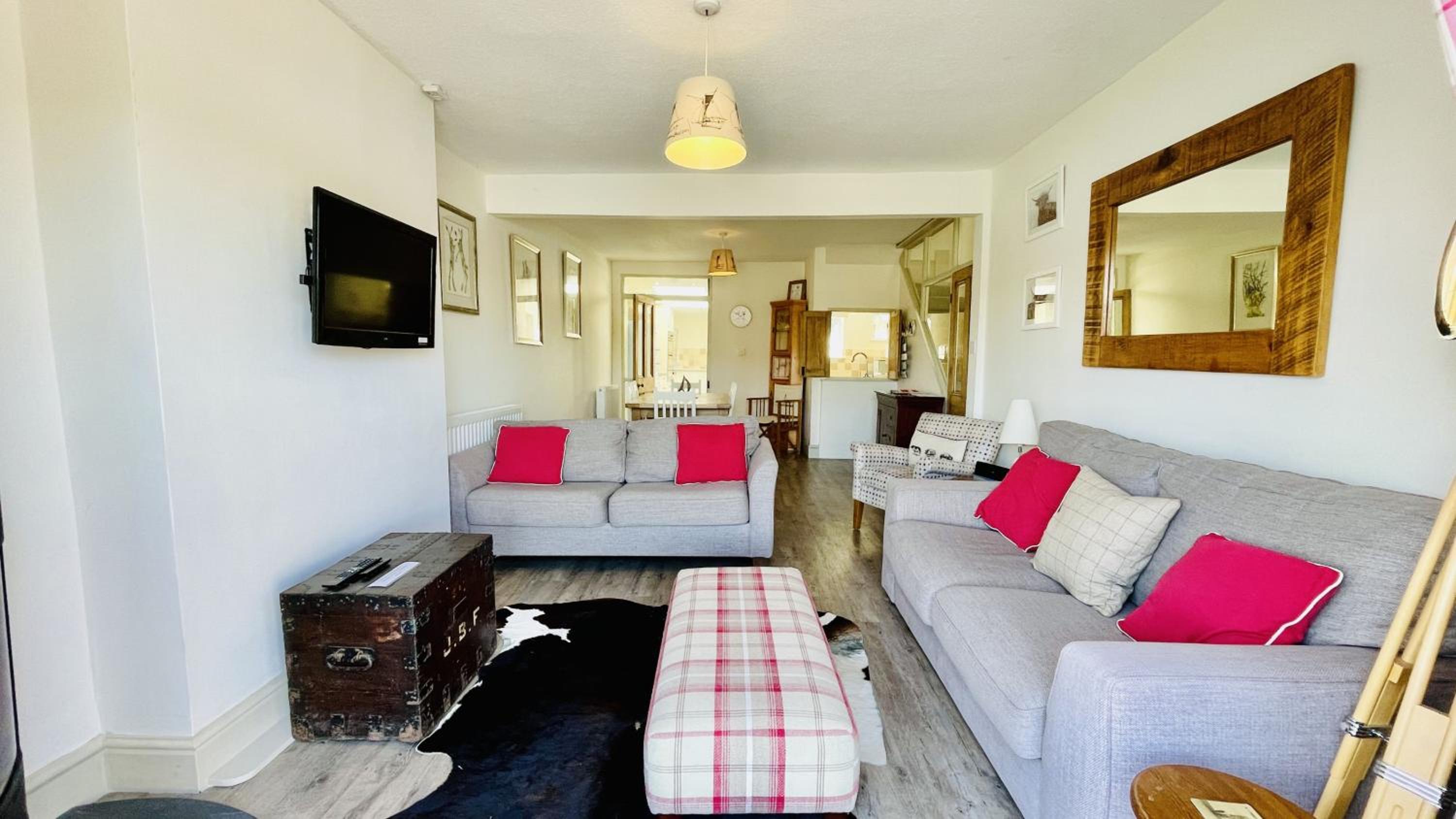 Out To Sea - Stunning views, elevated position with onsite parking view 5