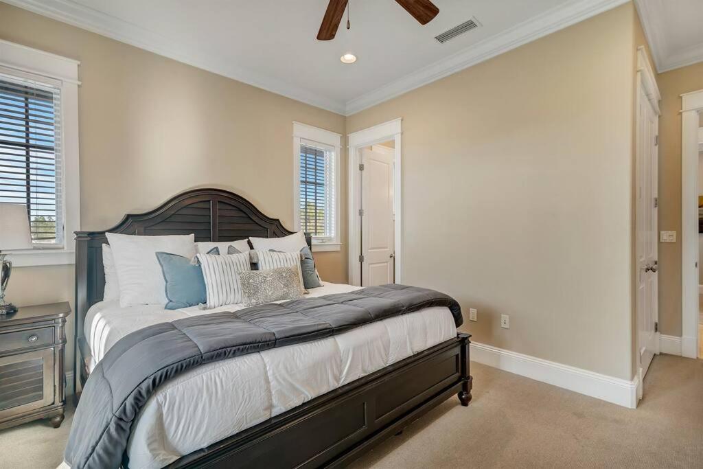 Beachclub Cottage 23 -Upscale Luxury-Privacy-2-Kings-5 minute walk to Beach view 5