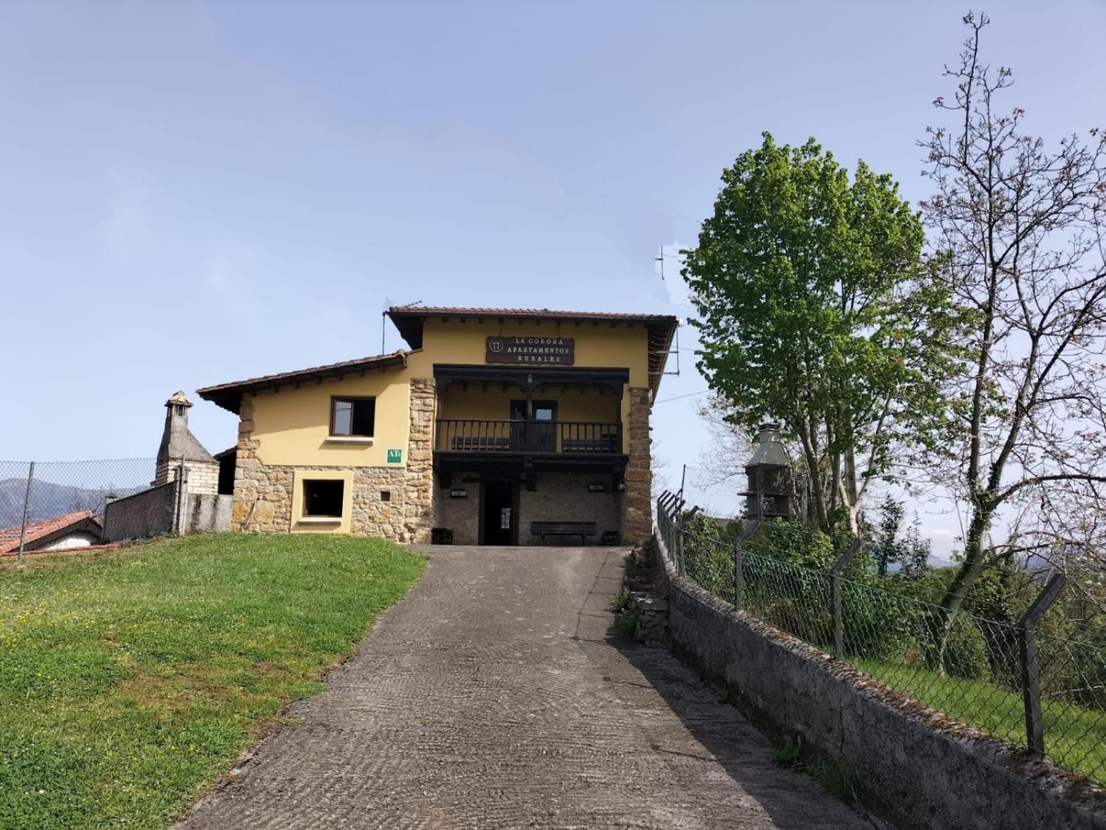 Apartamentos La Corona