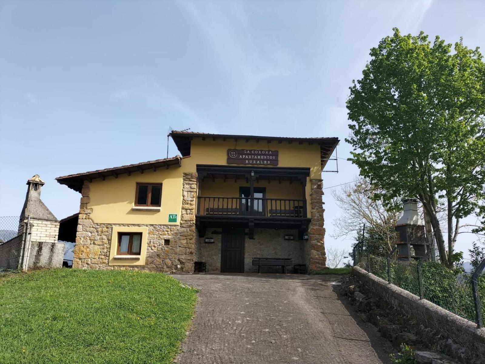 Apartamentos La Corona