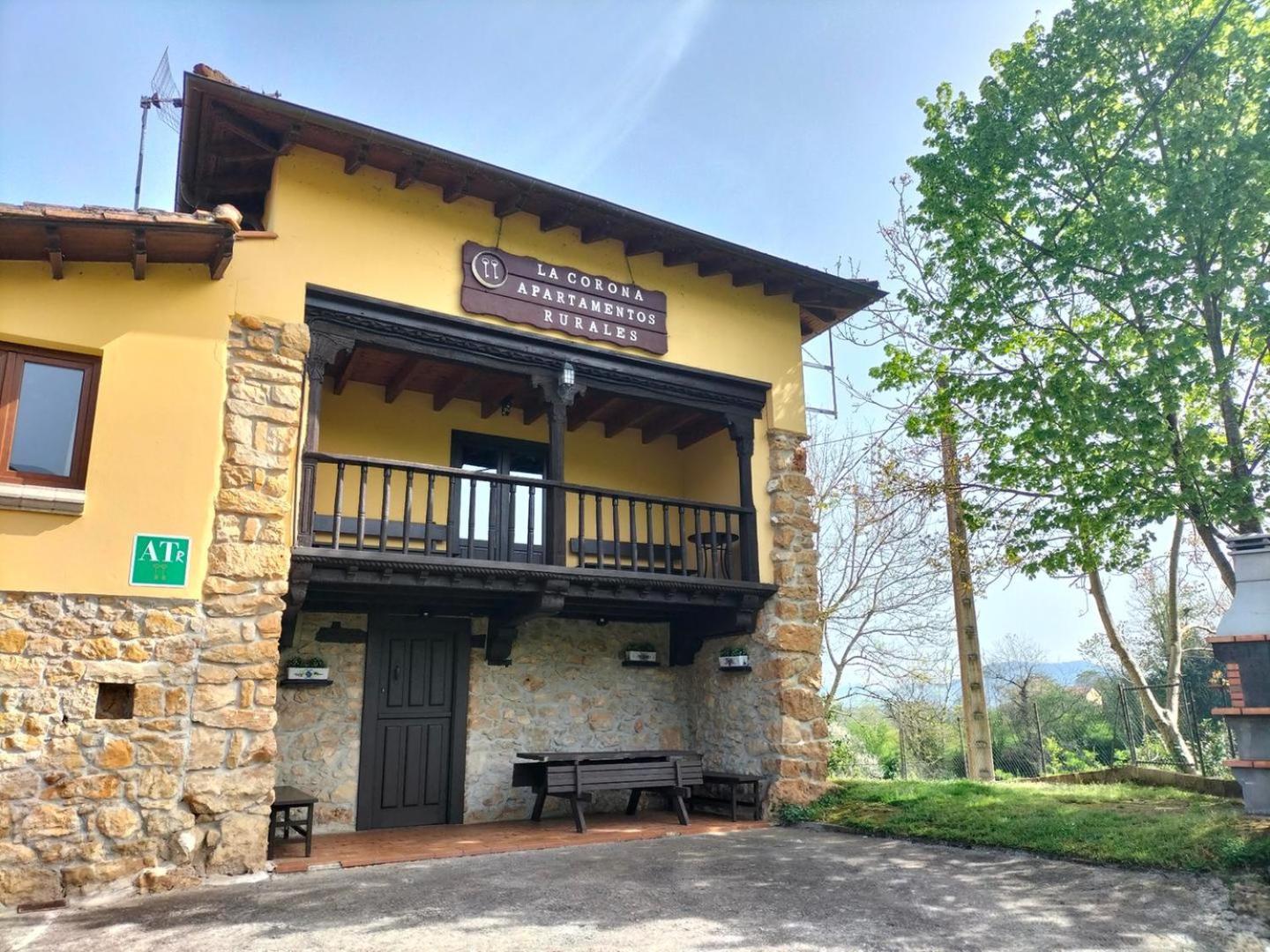 Apartamentos La Corona