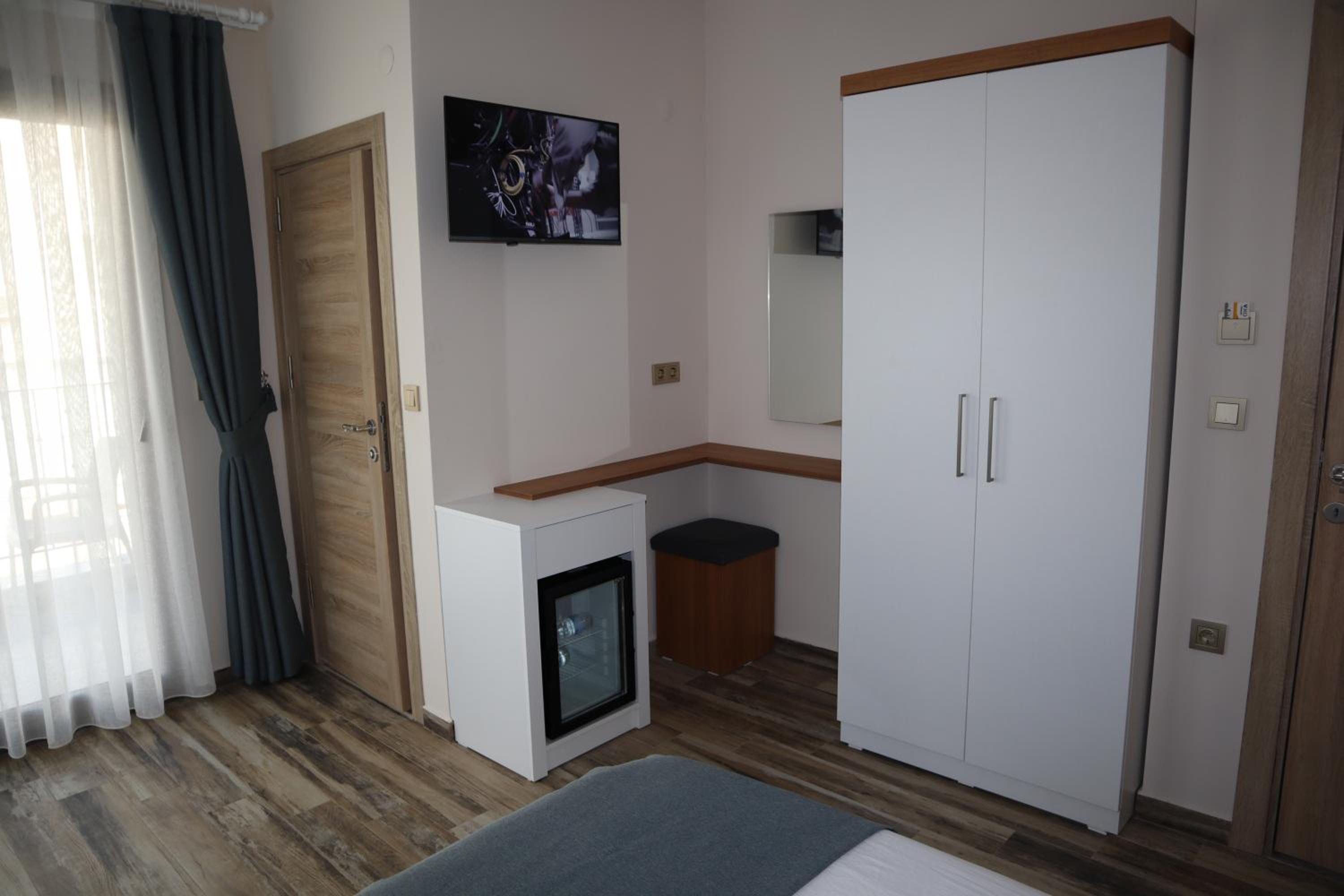 Photo 16
