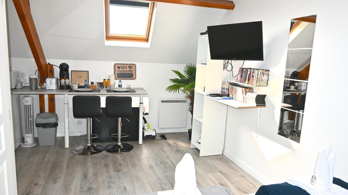 COSY CHAMBRE CHEZ HABITANT 5mn Aéroport Roissy CDG view 5