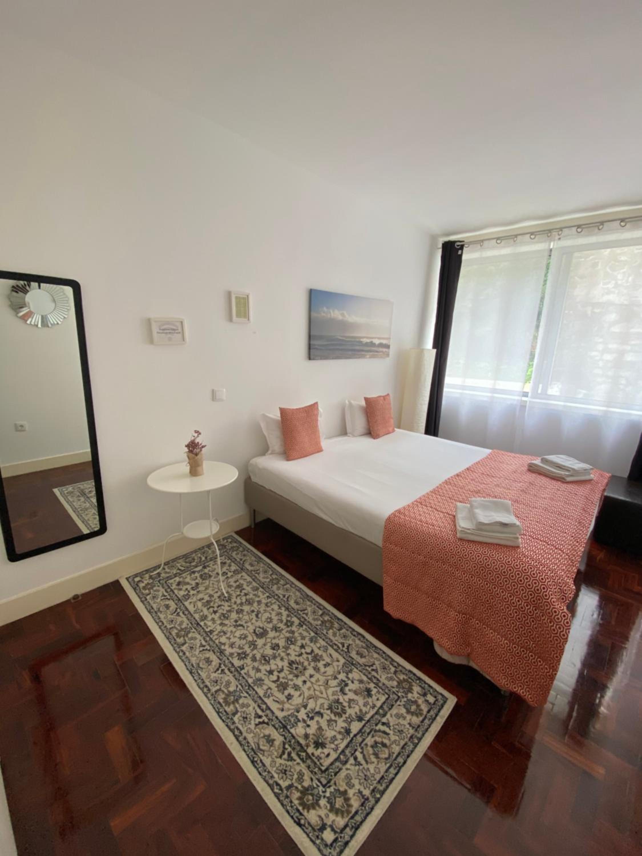 Renovated & Quiet 1-Bedroom in Santa Catarina view 5