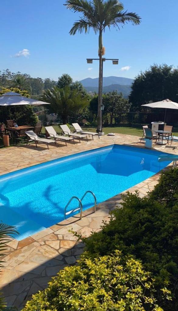 Casa de campo, com quadra de Beach Tennis, Volei e Fut Volei próxima a SP!!
