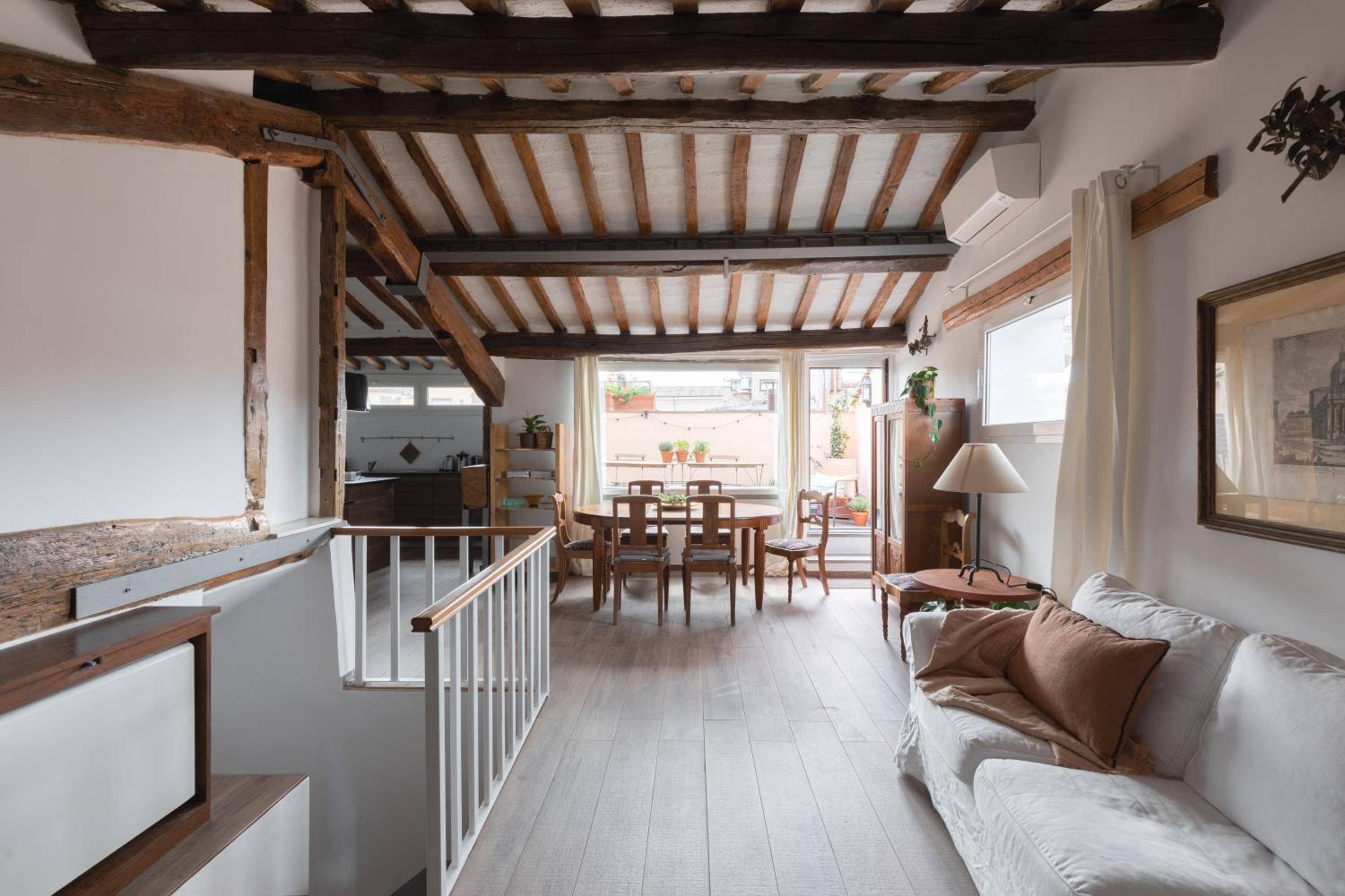 Amazing apartments with terrace or rooftop in Trastevere