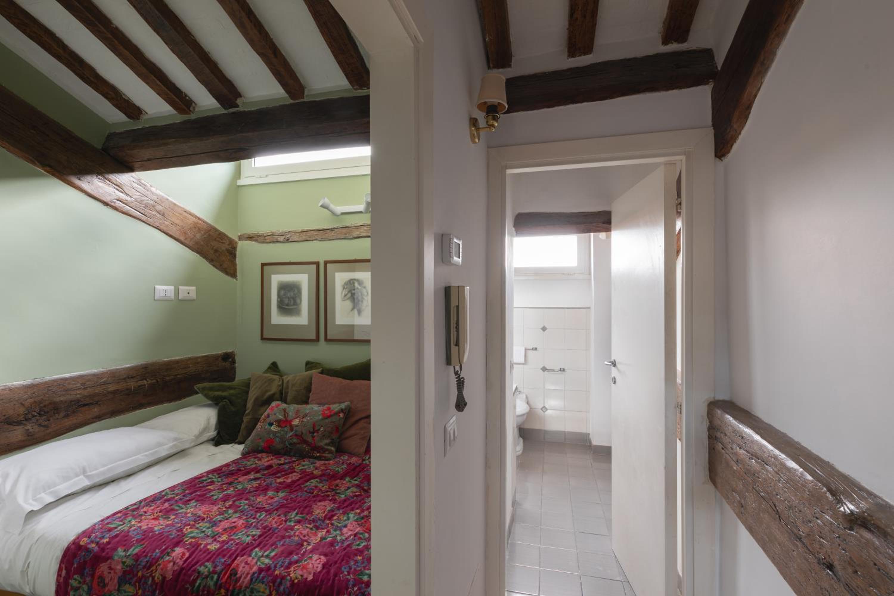 Amazing apartments with terrace or rooftop in Trastevere