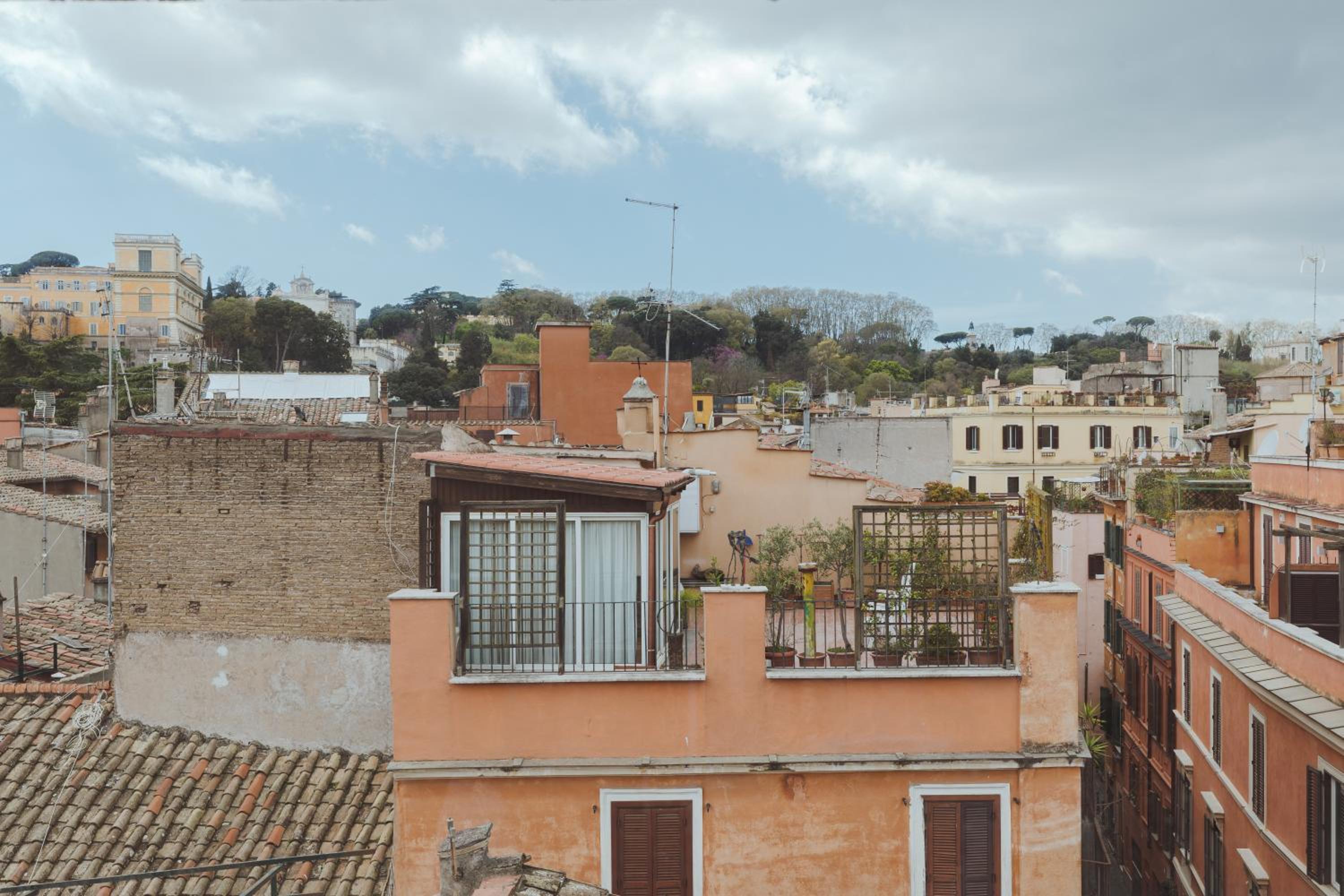 Amazing apartments with terrace or rooftop in Trastevere