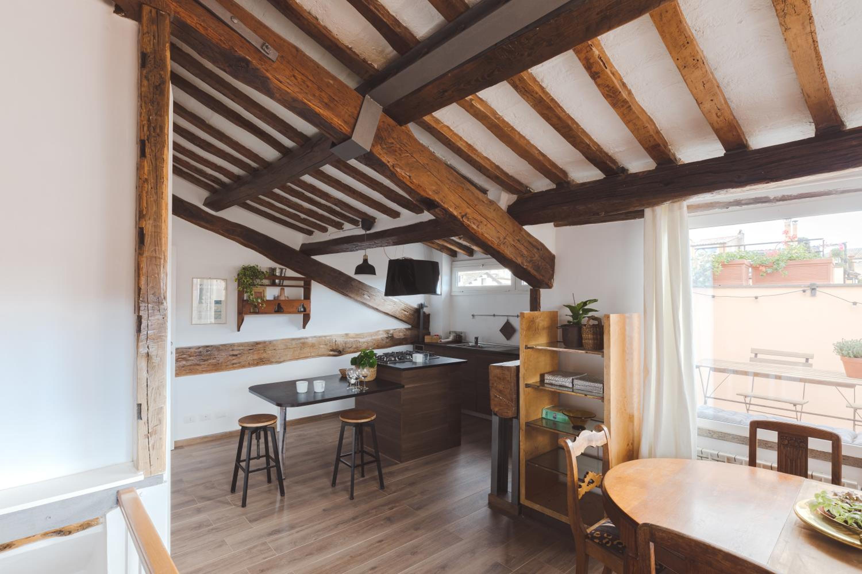 Amazing apartments with terrace or rooftop in Trastevere