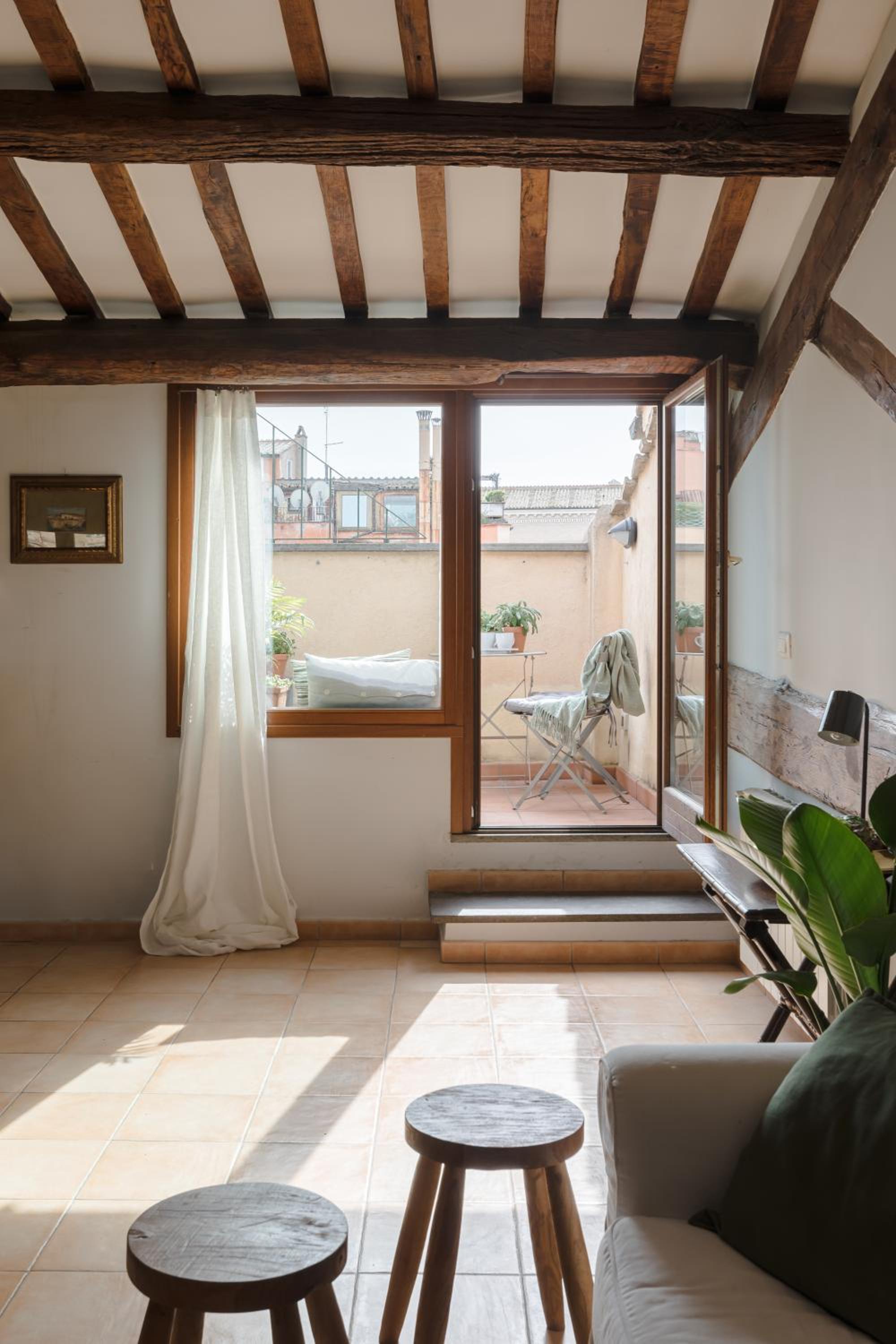 Amazing apartments with terrace or rooftop in Trastevere