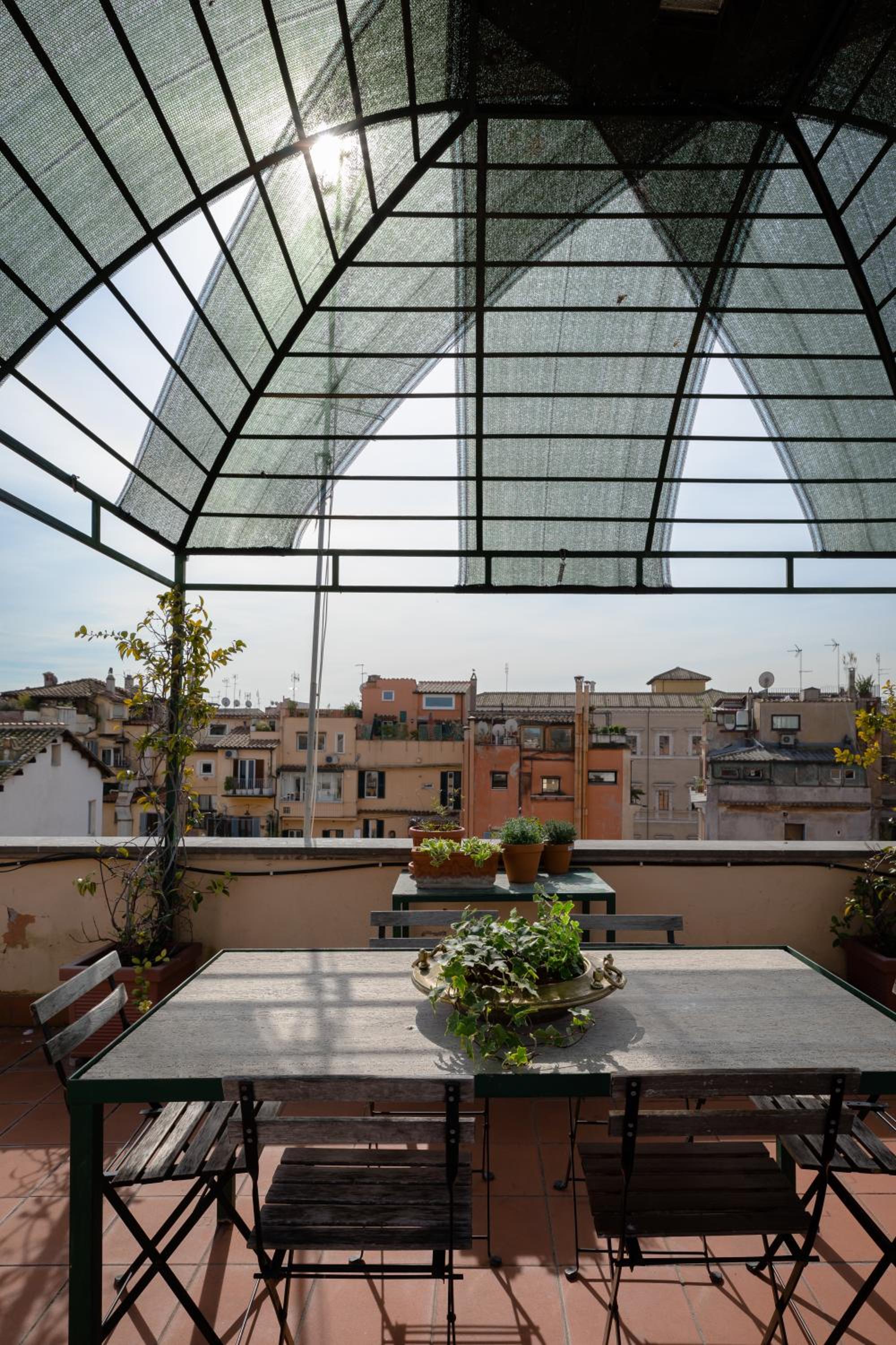 Amazing apartments with terrace or rooftop in Trastevere