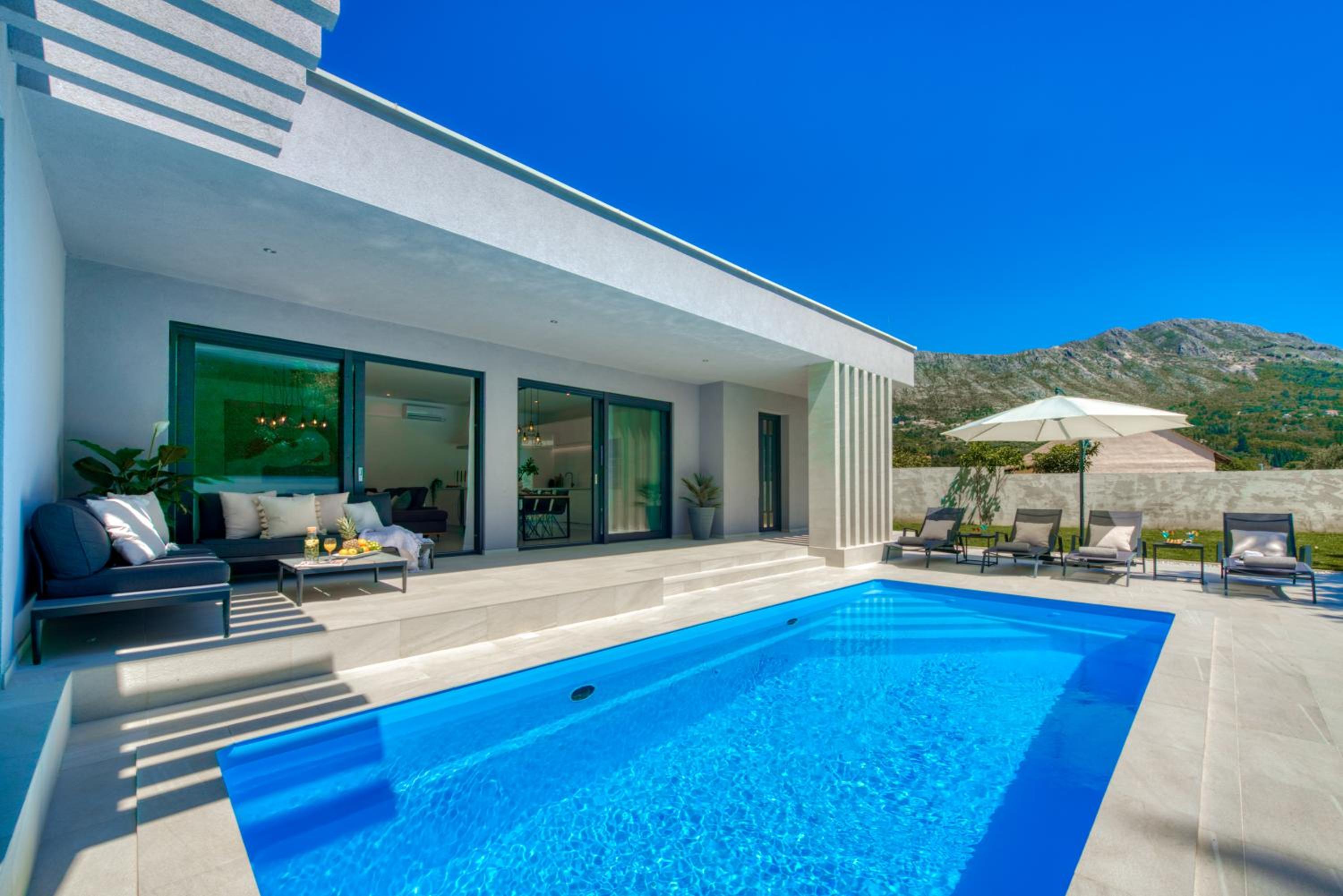 Villa Oasis - Your luxury home away from home view 4