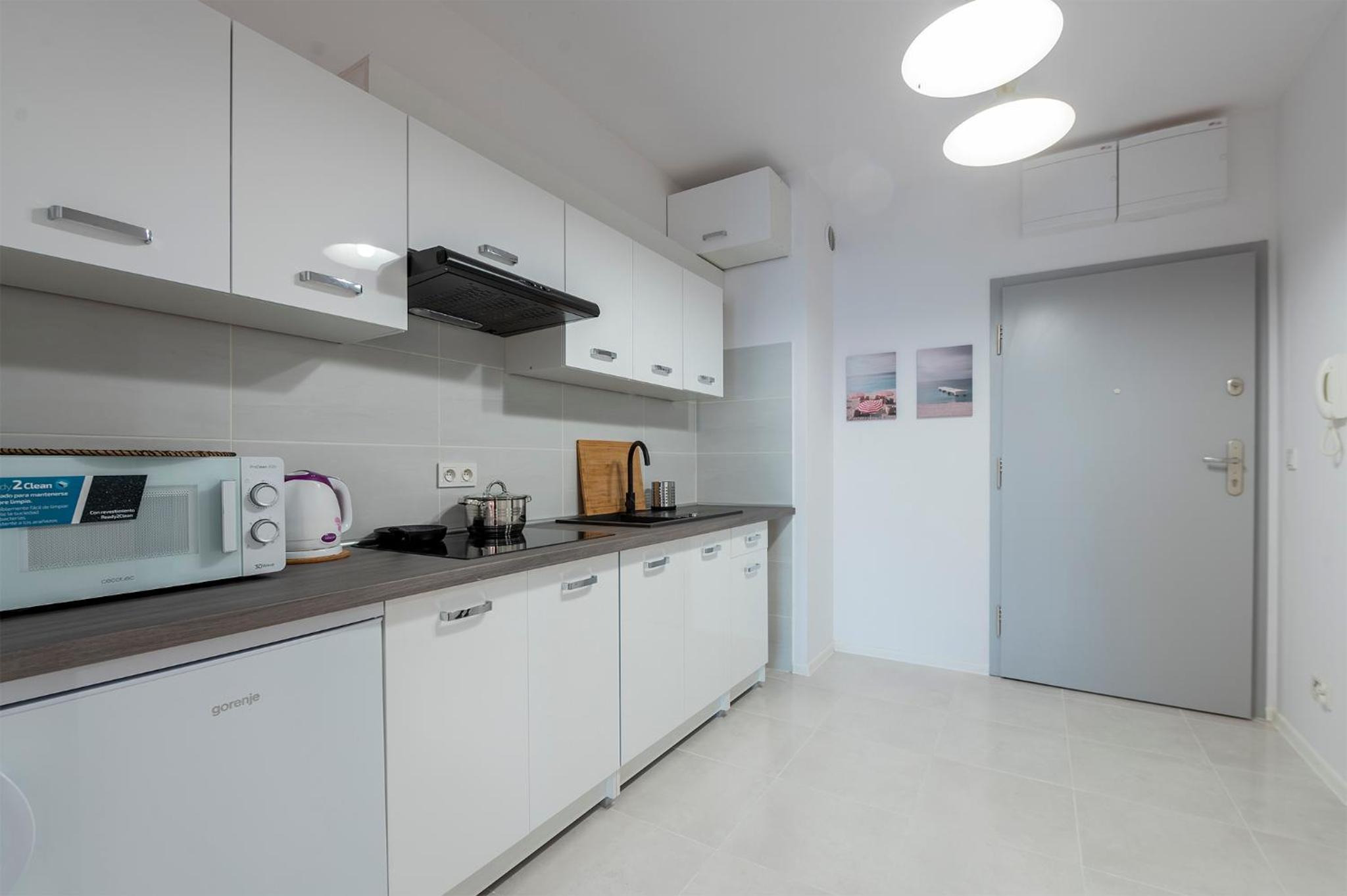 Luxury in City -3- Studio Bright & Secure view 4