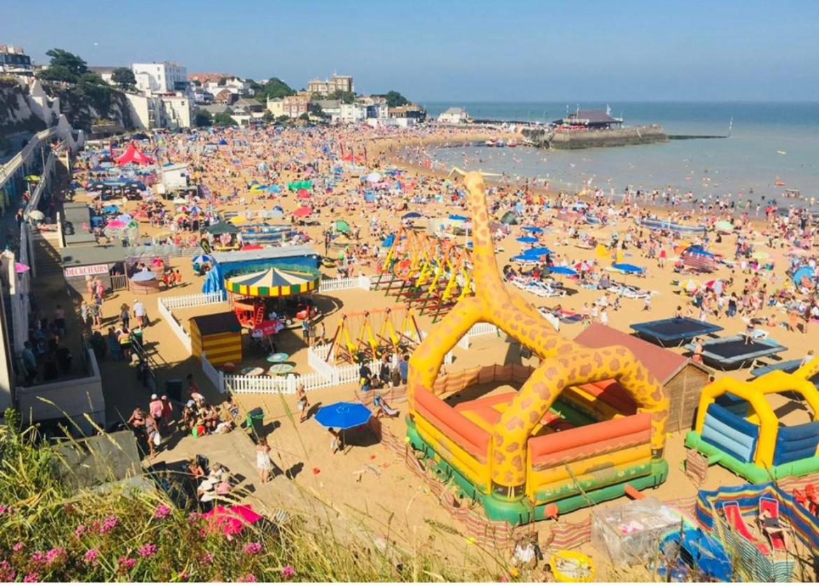 Pierremont En-Suite Rooms- 4 mins walk to Viking Bay Beach view 2