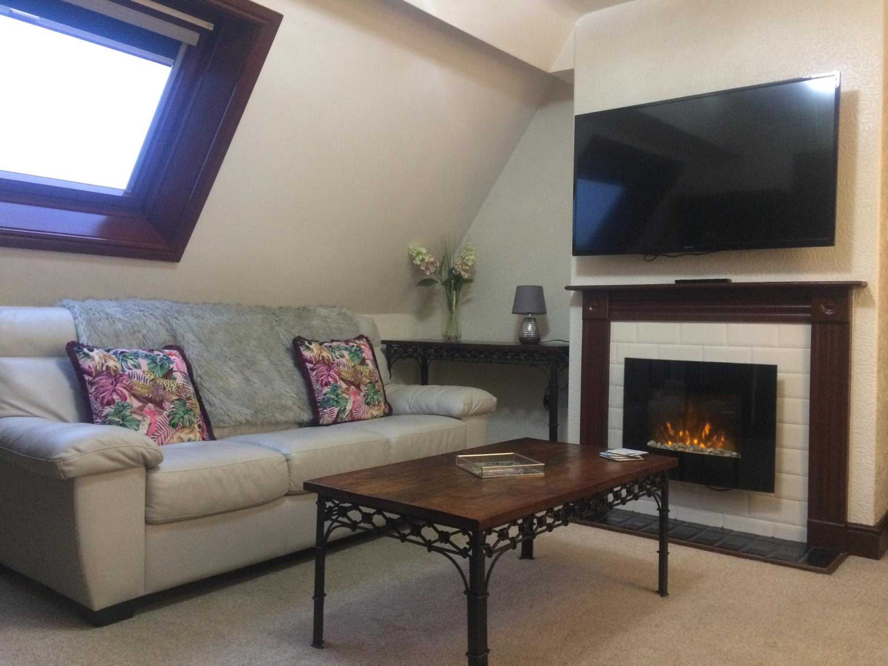 Stylish Apartment in Stone-Built Former Rectory view 4