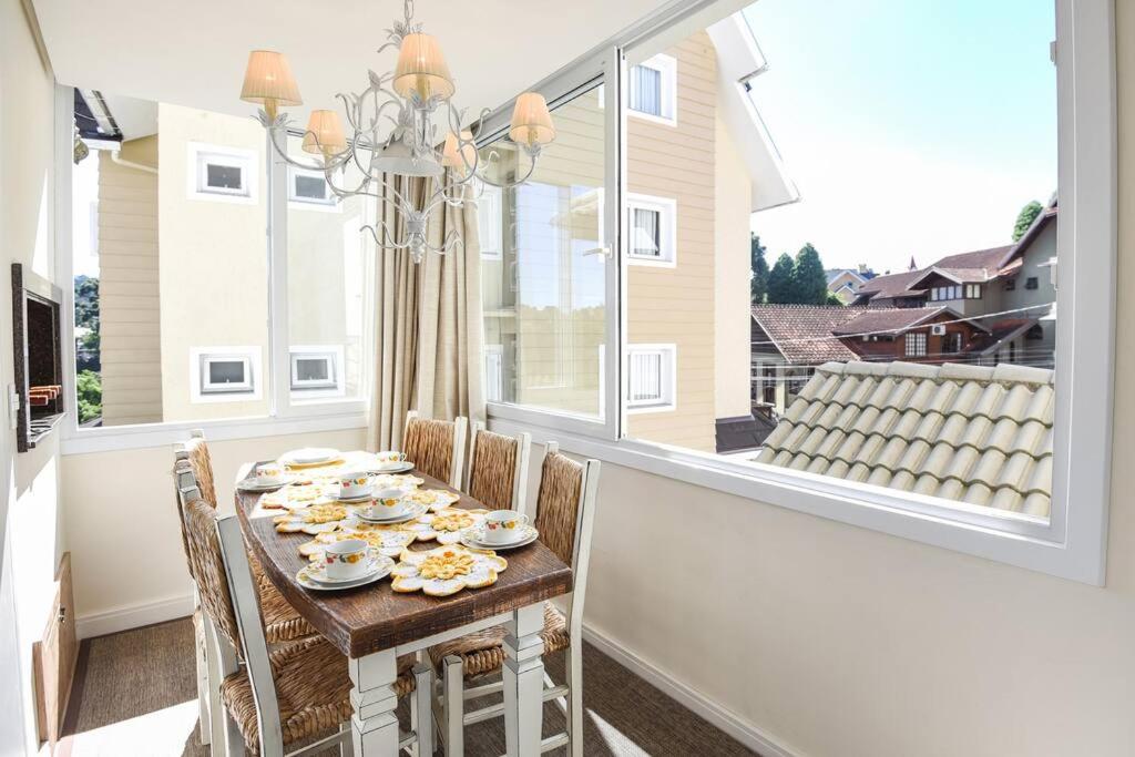 APARTAMENTO COMPLETO NO CORAÇAO DE GRAMADO view 3