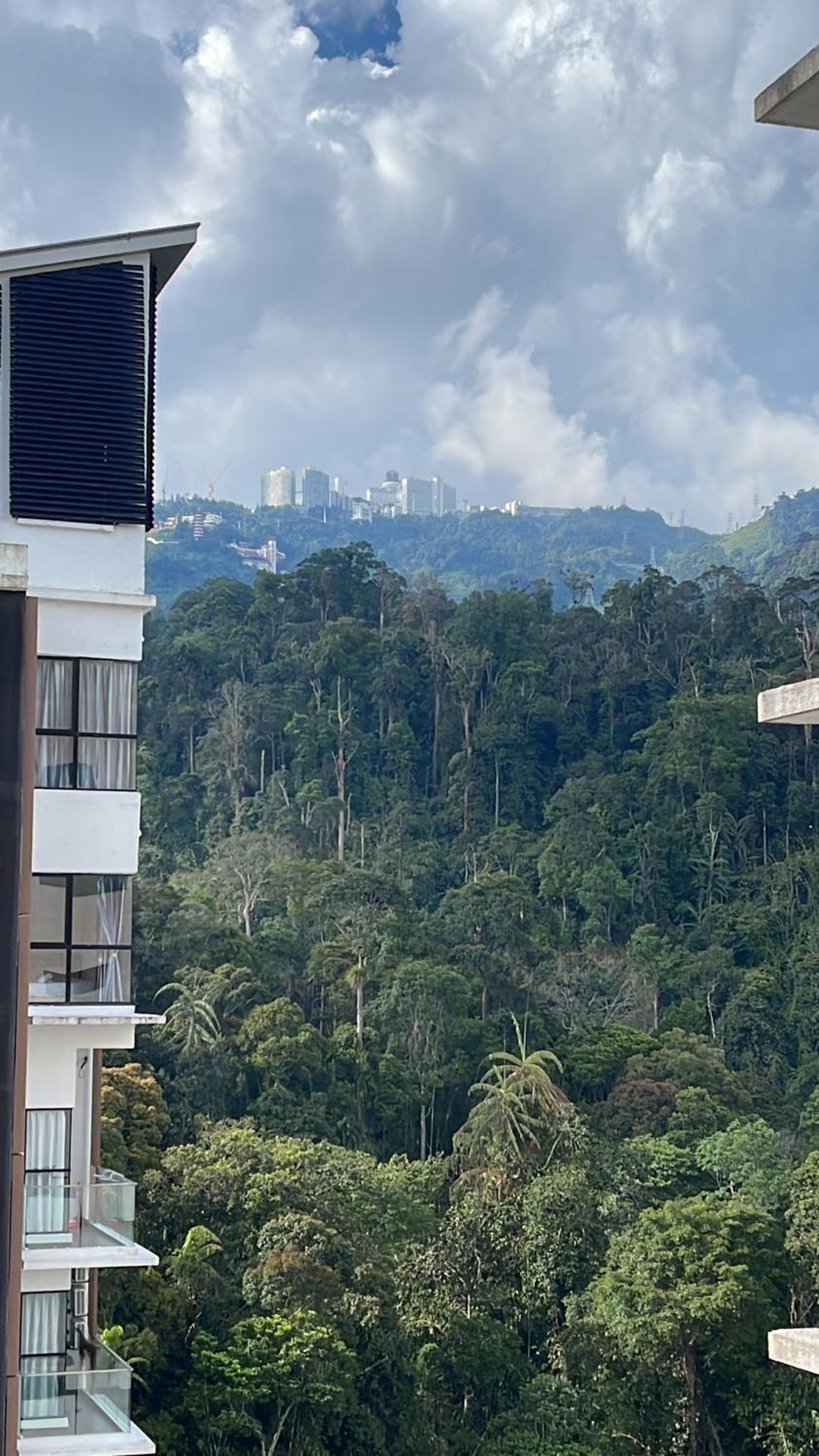 Kaw Supreme Theme WIFI Luxury 7 PAX Genting Pool & Mountain View Cuti Genting Homestay Midhills view 5