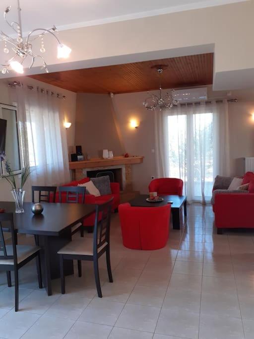Charming detached house 500m far from the sea