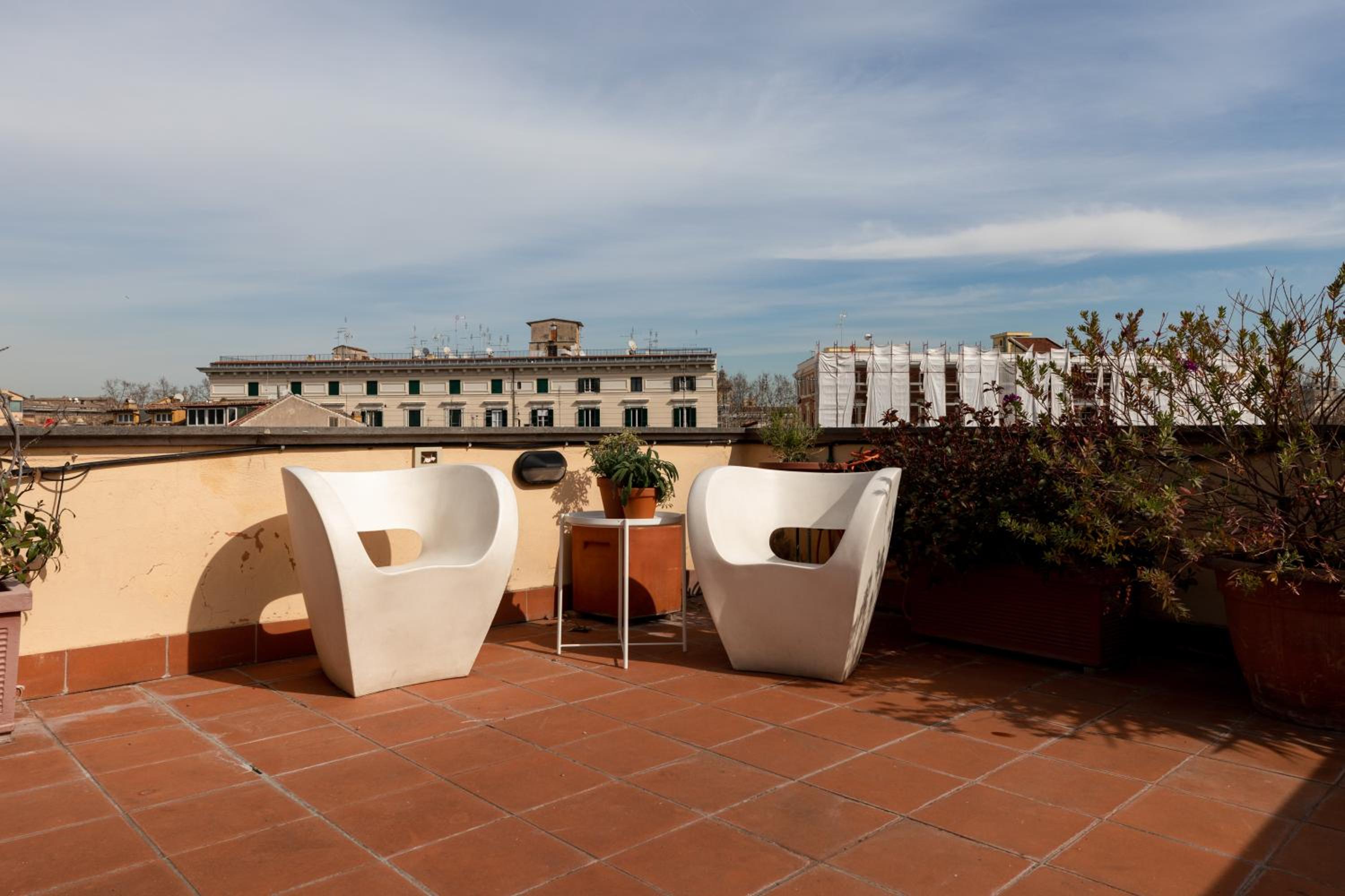 Amazing apartments with terrace or rooftop in Trastevere